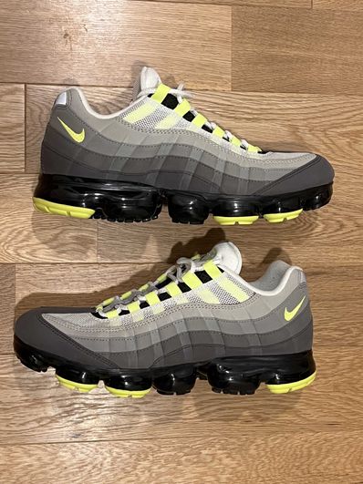 Nike Air Vapormax 95 "Neon"