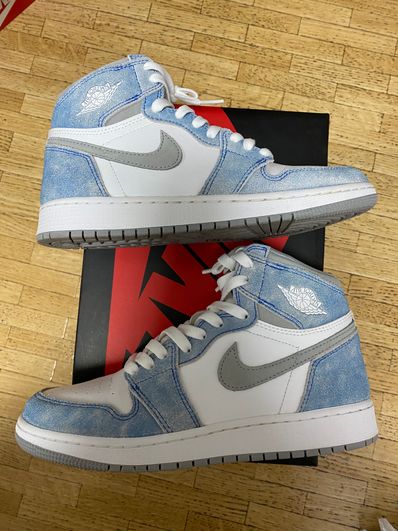 Nike Air Jordan 1 High OG "Hyper Royal"