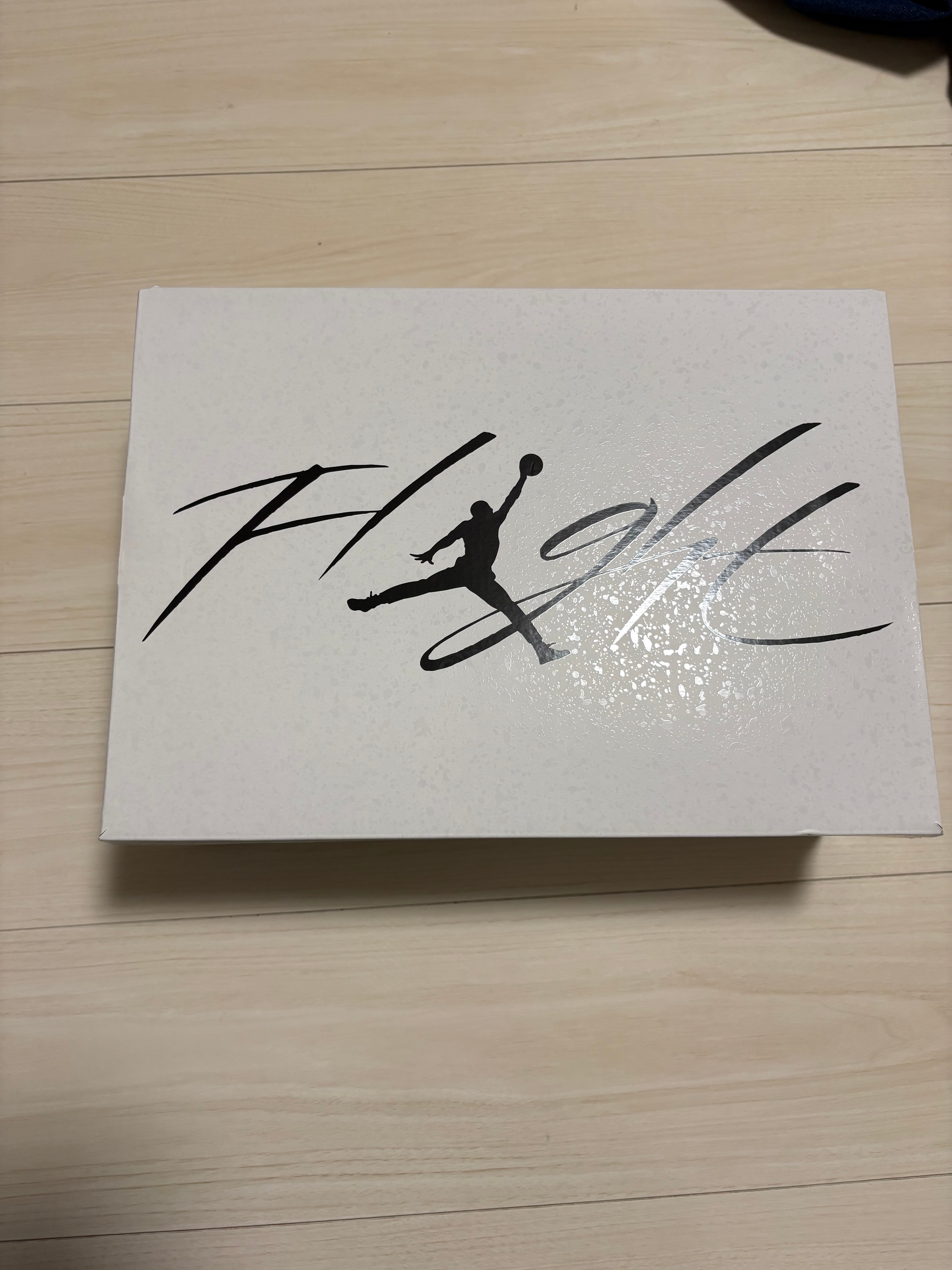 ナイキ エアジョーダン4 レトロ "ホワイトサンダー"