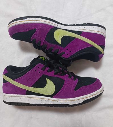Nike SB Dunk Low "Red Plum"
