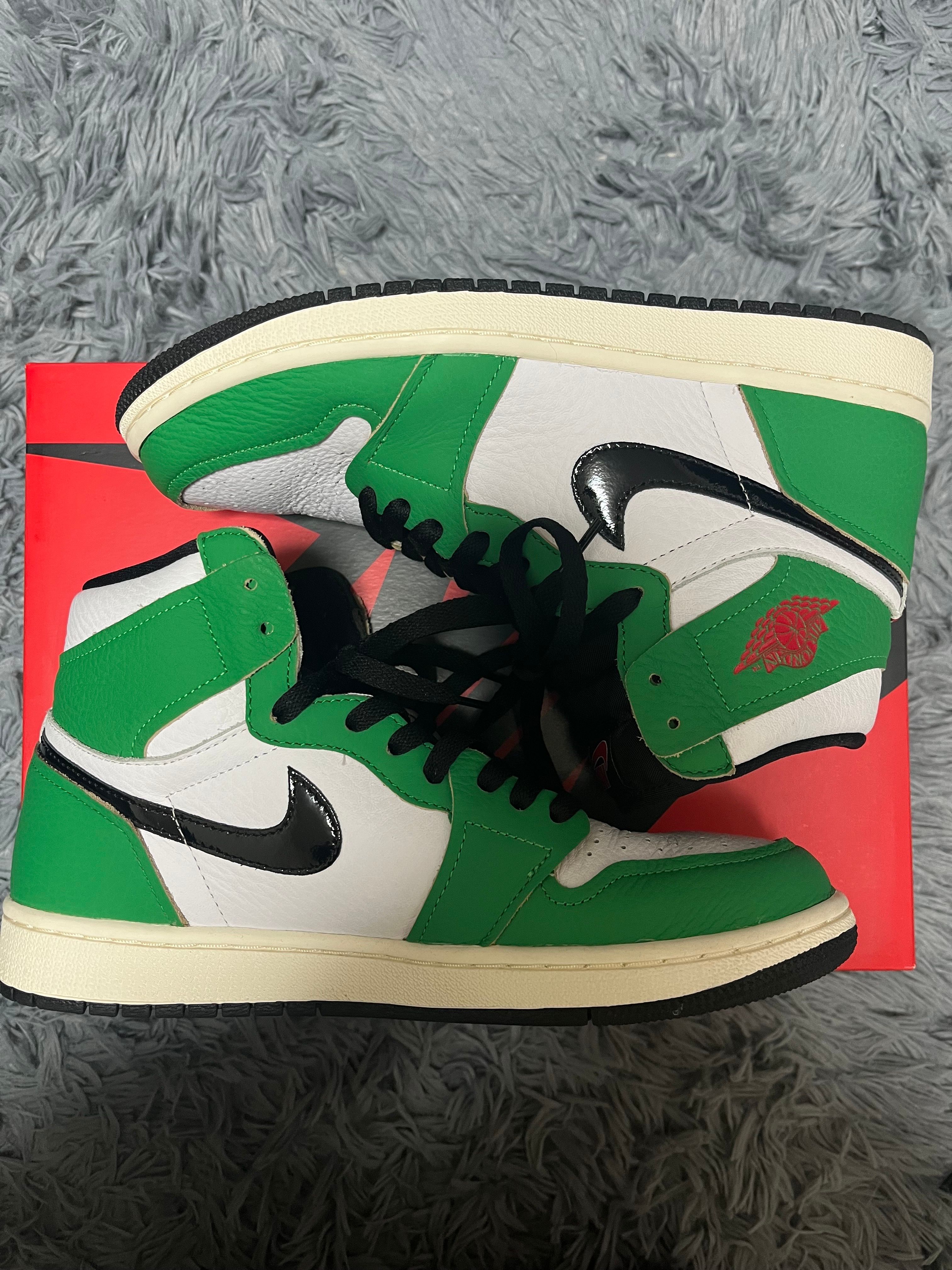 Nike Women's Air Jordan 1 High OG "Lucky Green/White-Sail-Black"