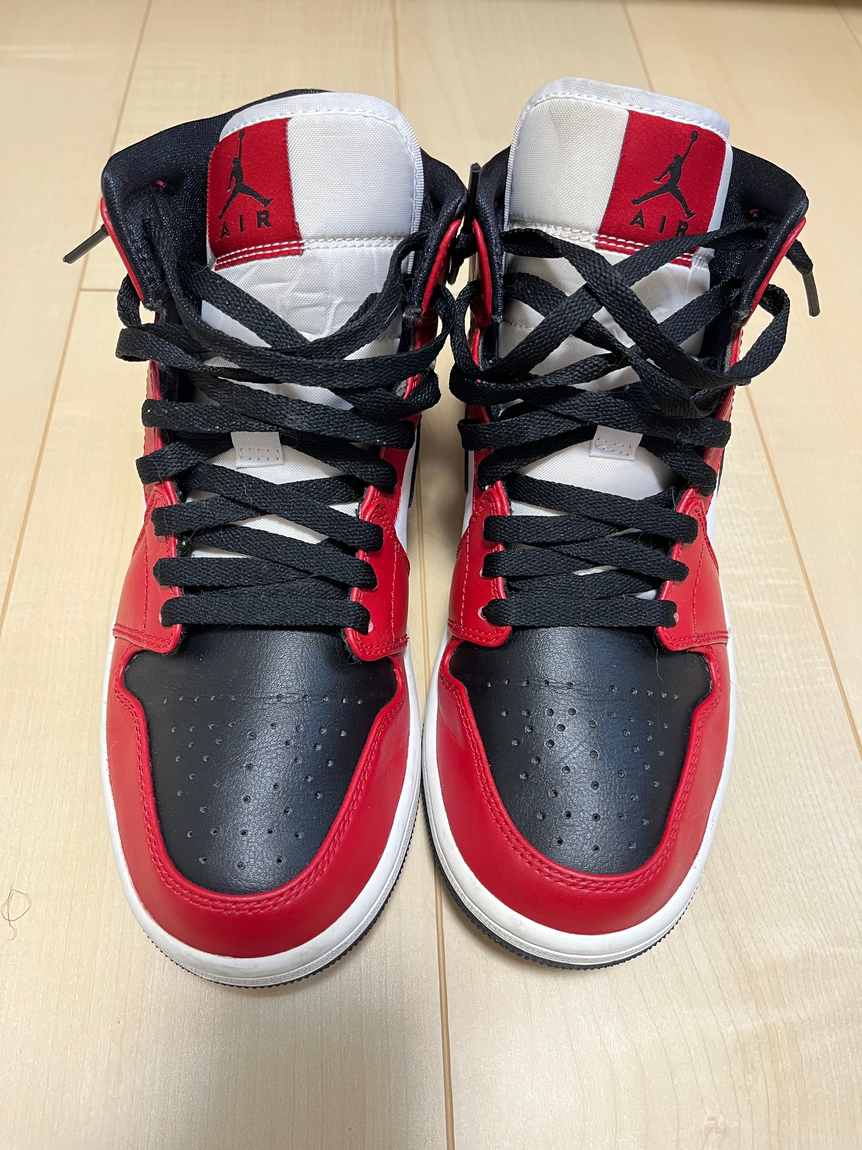 Nike Air Jordan 1 Mid "Chicago Black Toe"