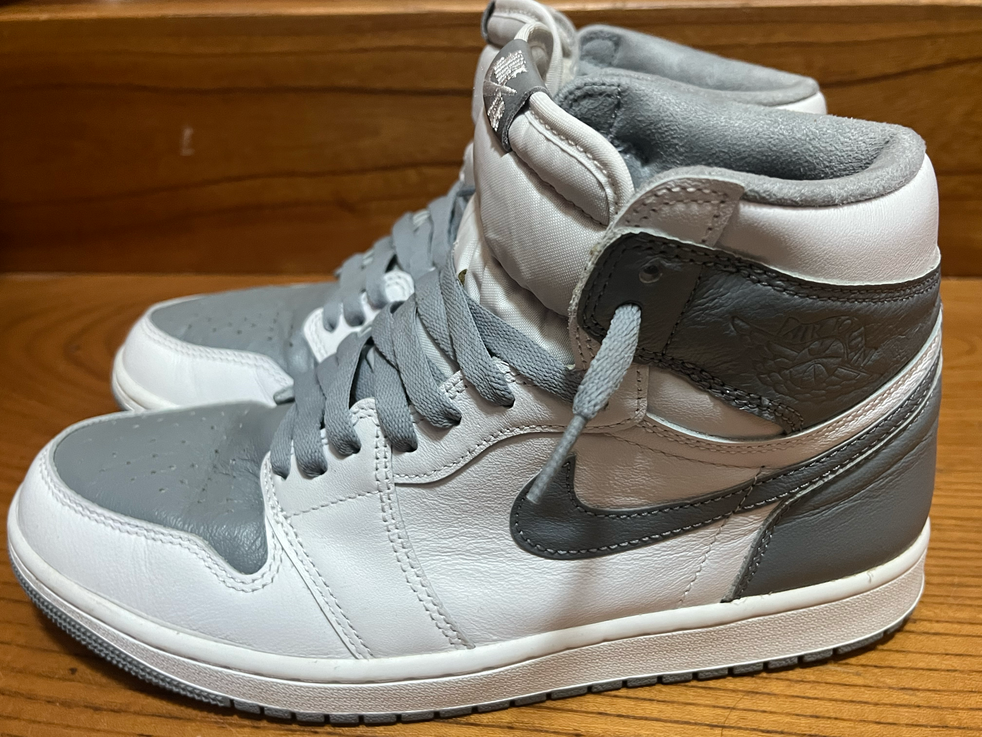 Nike Air Jordan 1 High OG "Stealth"