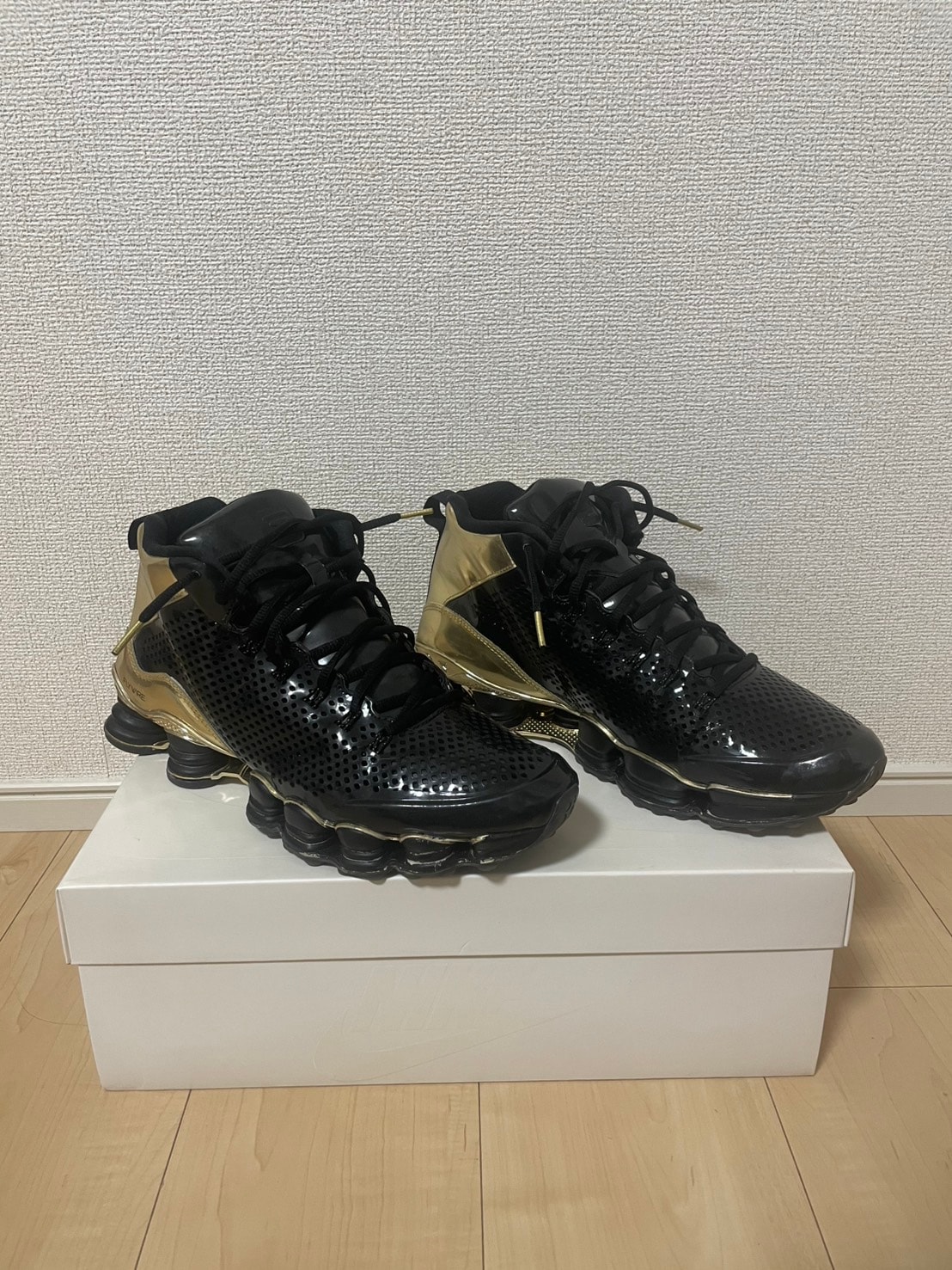 Nike Shox TLX Mid SP "Black Gold"