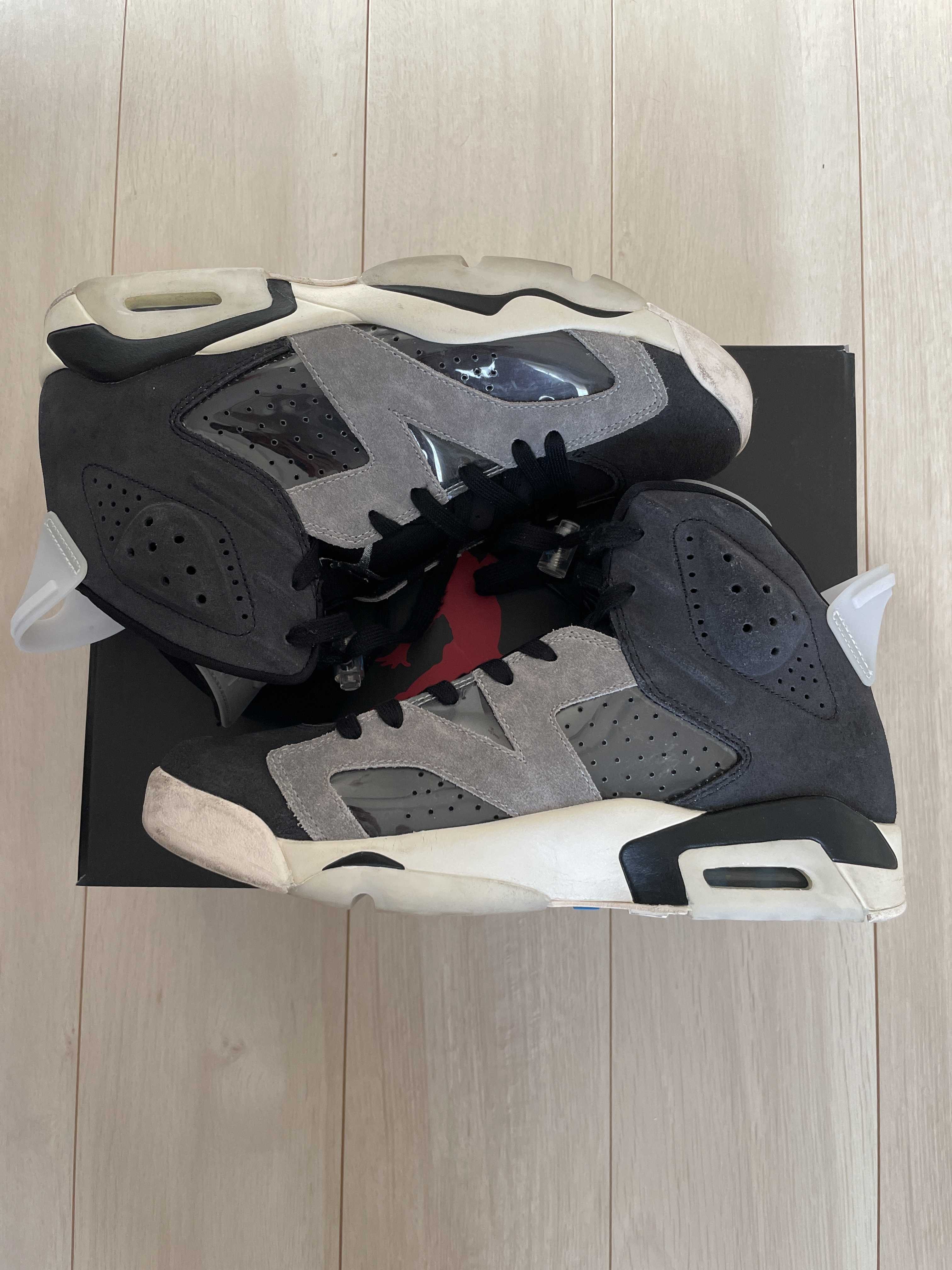 NIike Women's Air Jordan 6 "Smoke Grey"