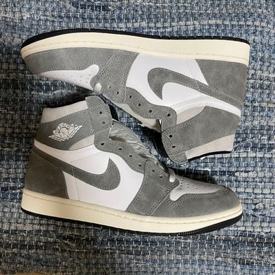 Nike Air Jordan 1 Retro High OG "Black and Smoke Grey"