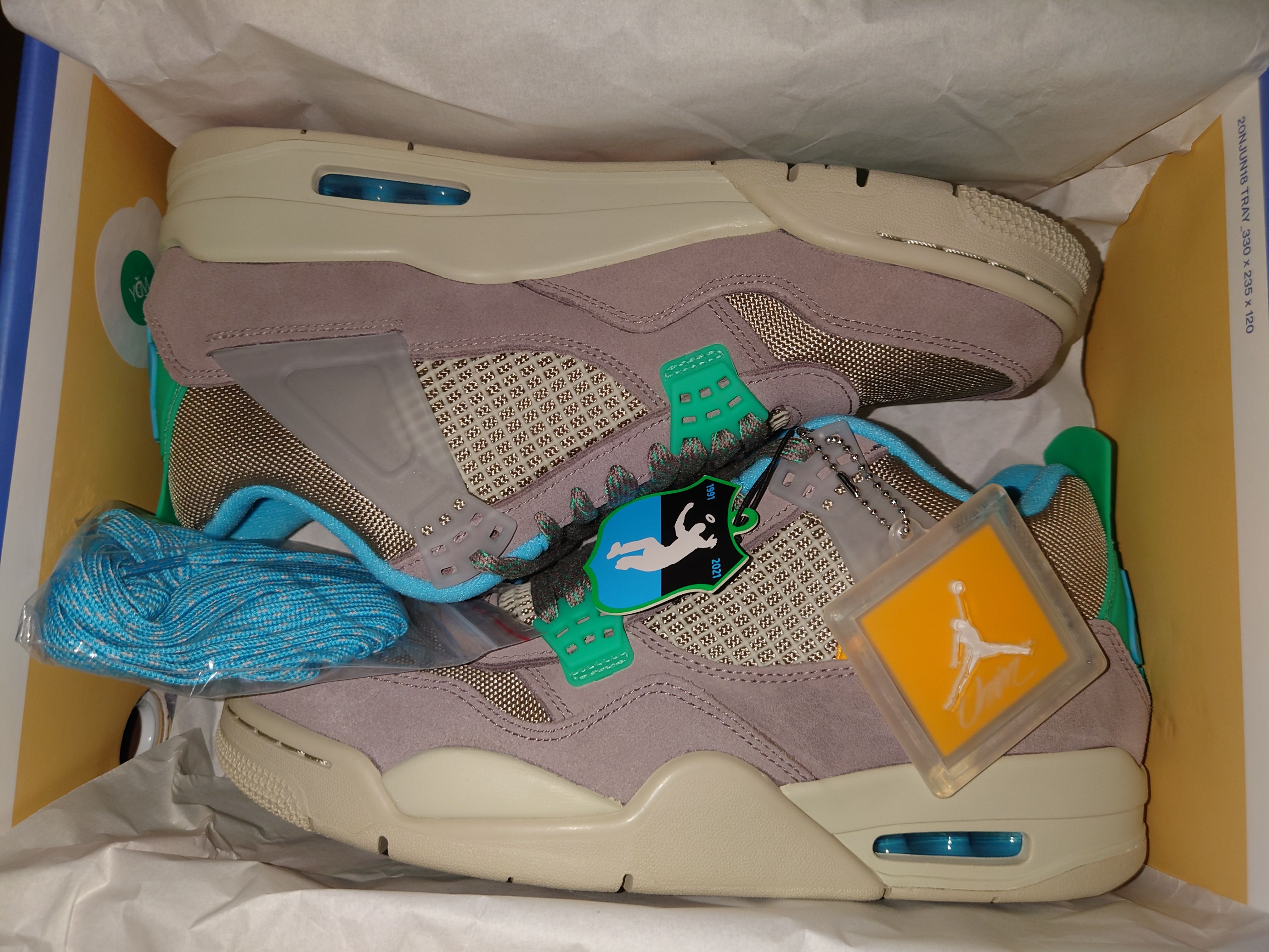 UNION × NIKE AIR JORDAN 4 SP "TAUPE HAZE"