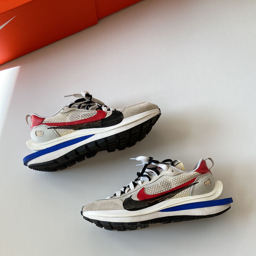 sacai × Nike Vapor Waffle "Royal Fuchsia"