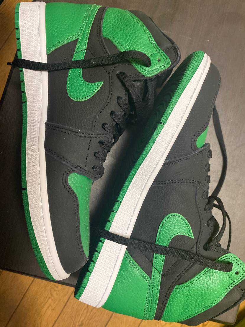 Nike Air Jordan 1 Retro High OG "Black/Pine Green" (2020)