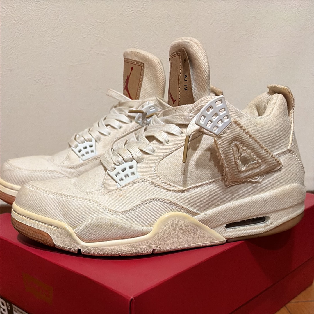 LEVI'S × Nike Air Jordan 4 "White Denim" (LEVI'S Tab)