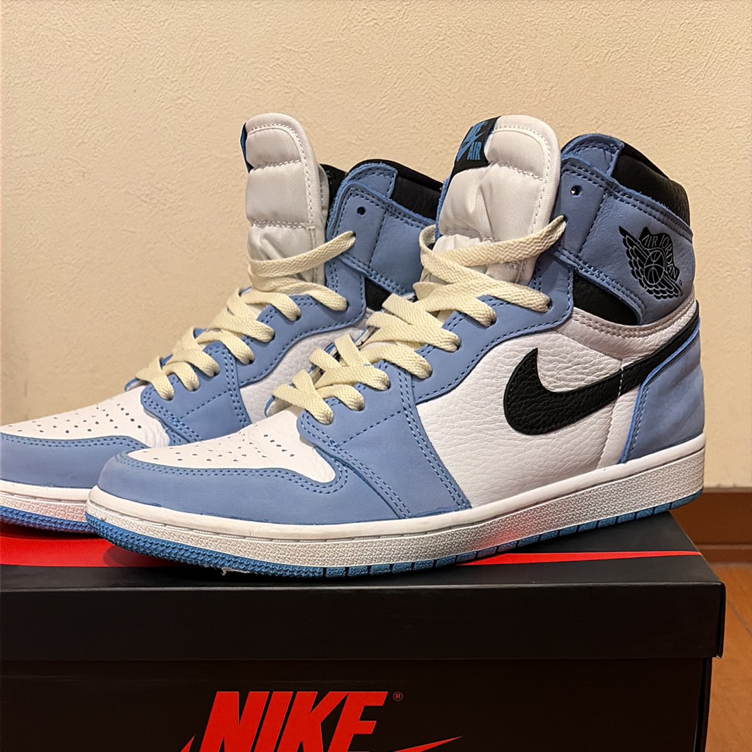 Nike Air Jordan 1 High OG "University Blue"