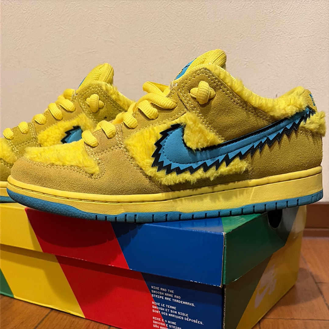 Grateful Dead × Nike SB Dunk Low "Yellow Bear"
