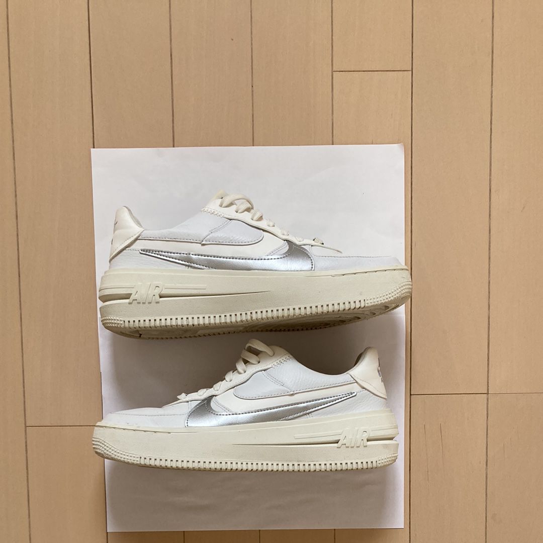 Nike Women's Air Force 1 Low PLT.AF.ORM "Summit White/Metallic Silver"