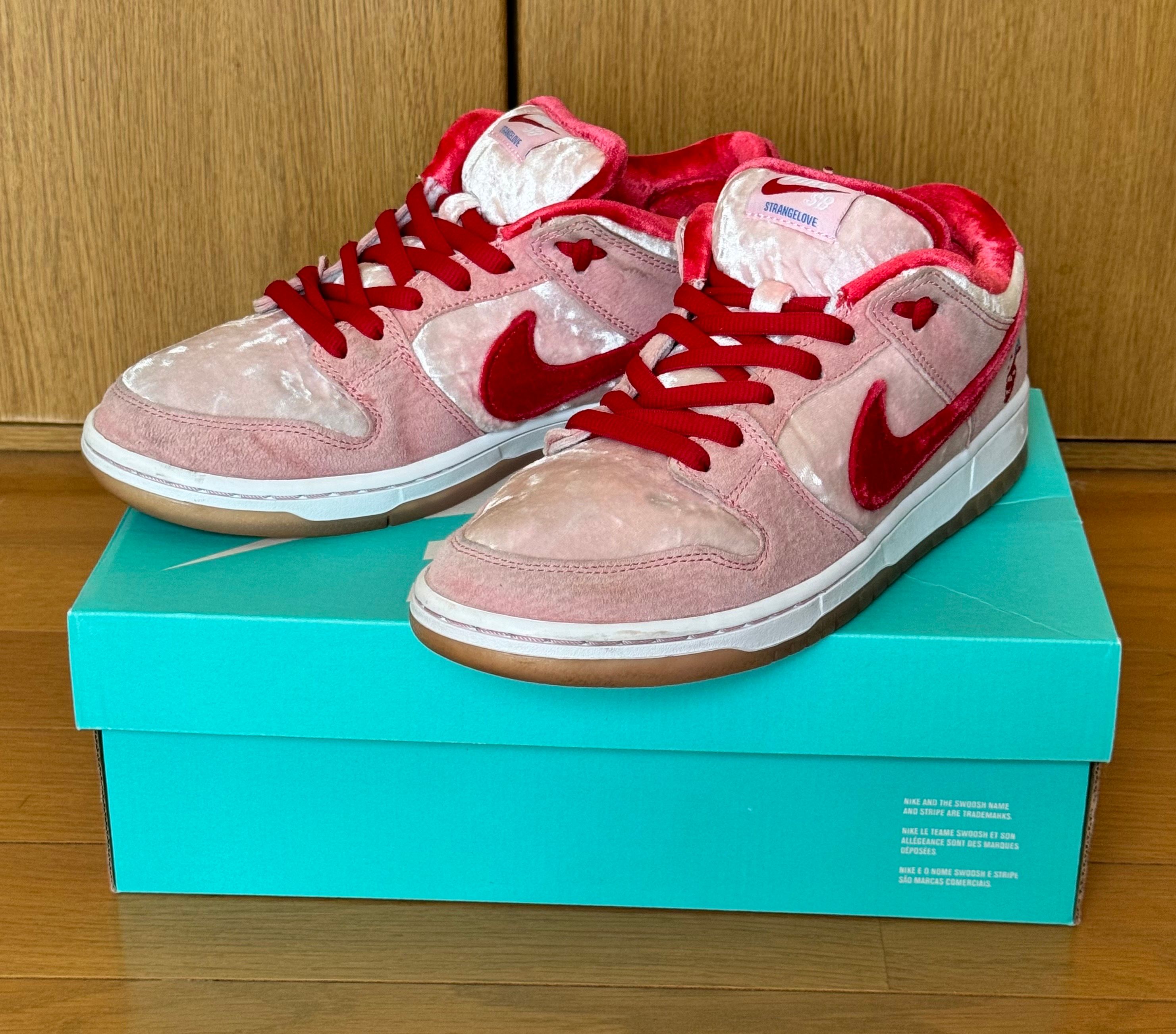 Strangelove × Nike SB Dunk Low "Valentine’s Day"