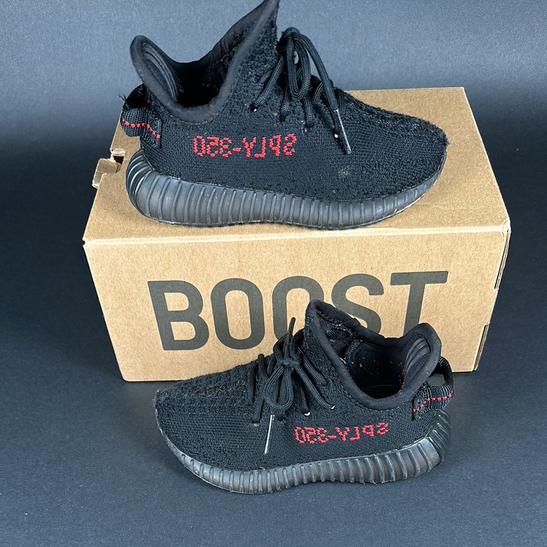 adidas INFANT YEEZY Boost 350 V2 "Black Red"