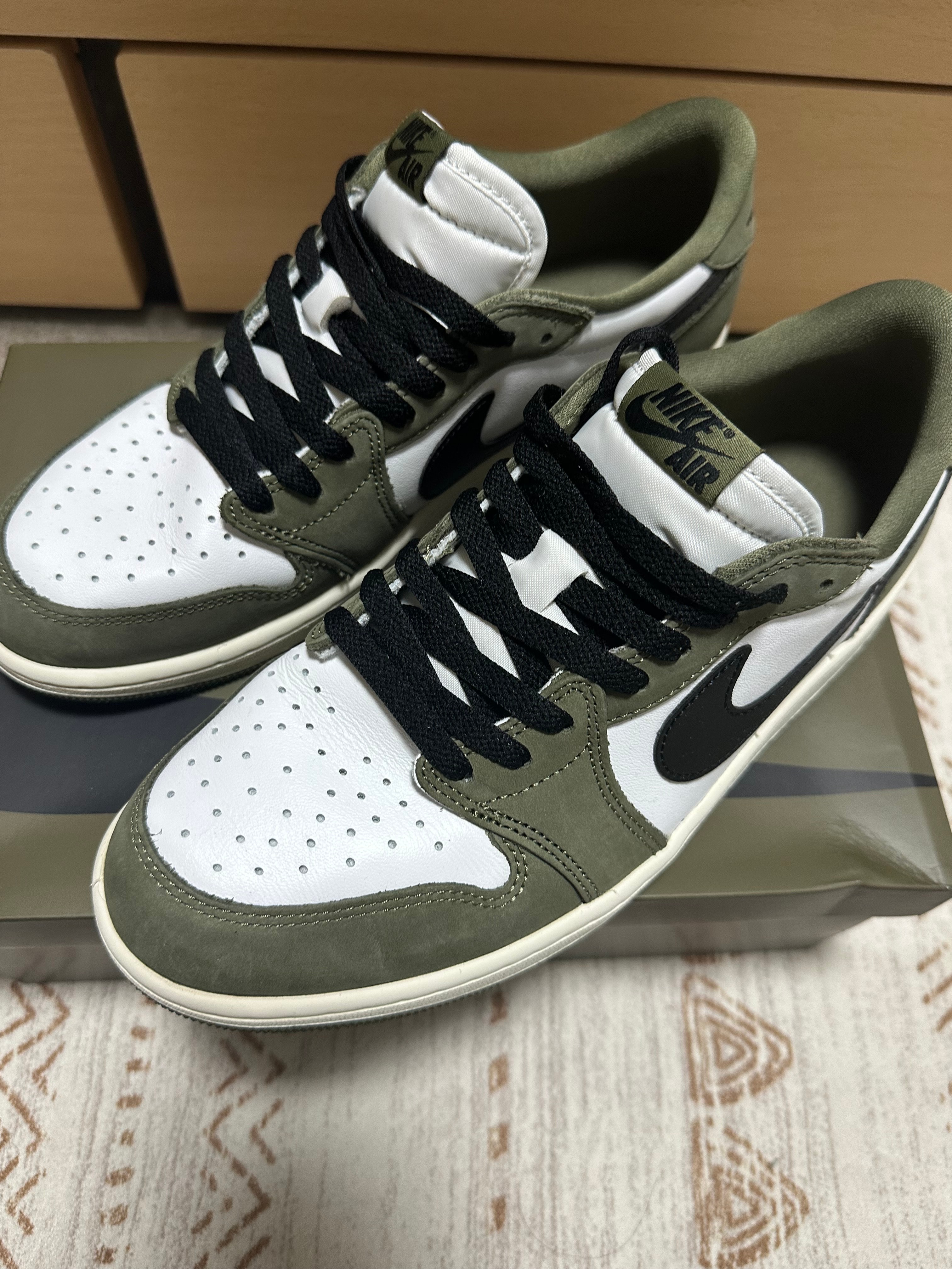 Nike Air Jordan 1 Low OG "Medium Olive and Summit White"