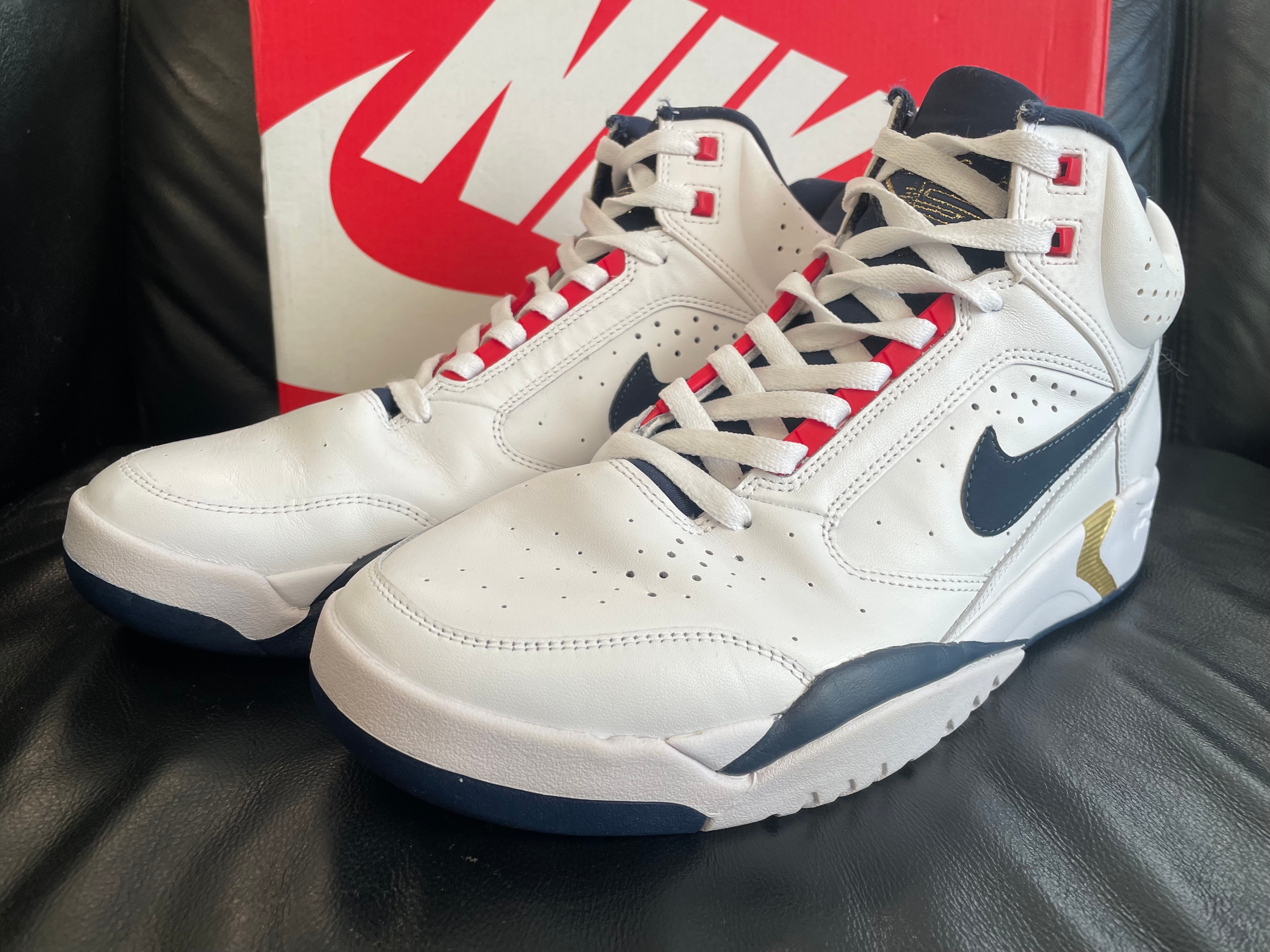 ナイキ エアフライト ライト2 ミッド "オリンピック"