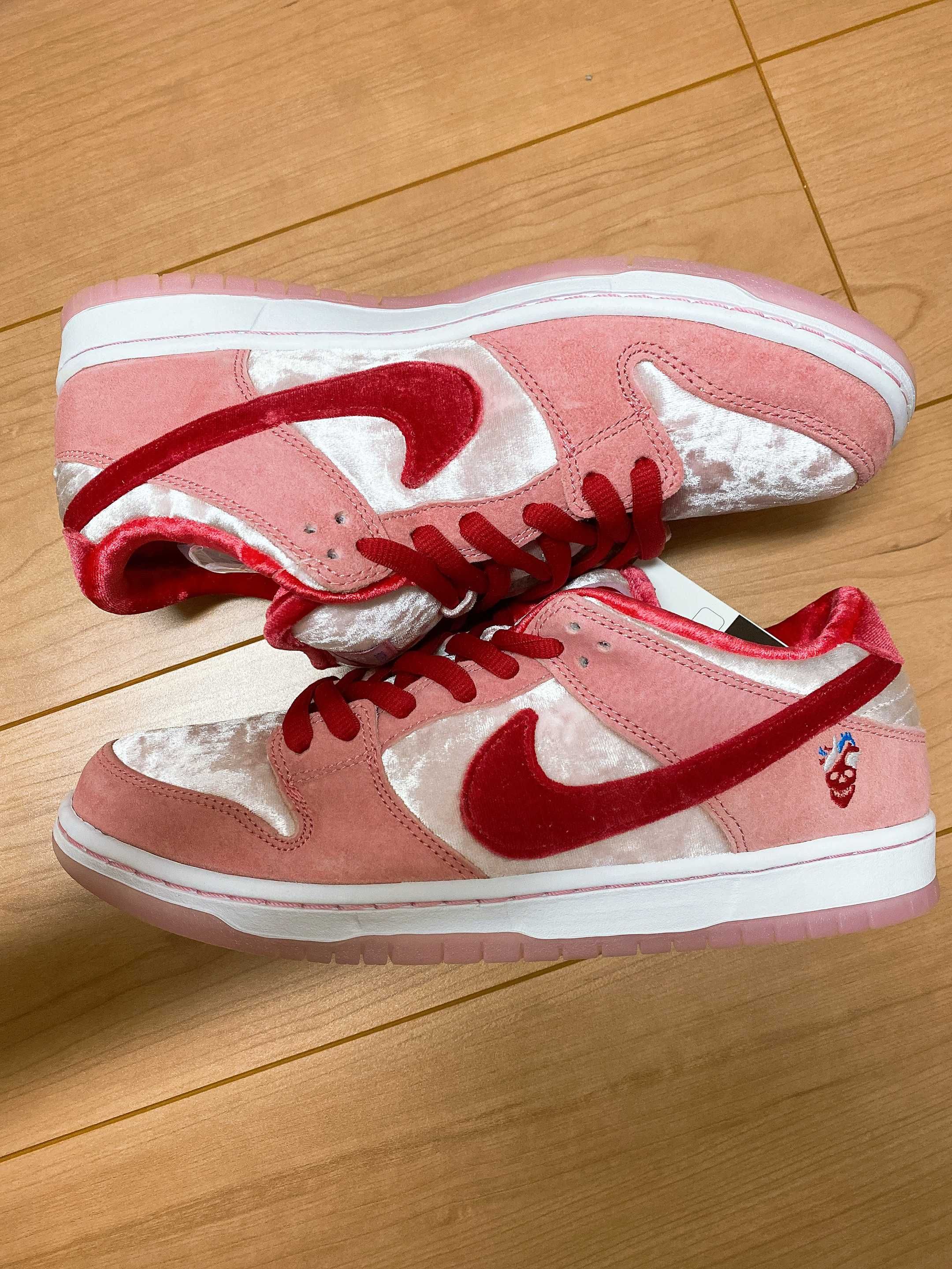 Strangelove × Nike SB Dunk Low "Valentine’s Day"