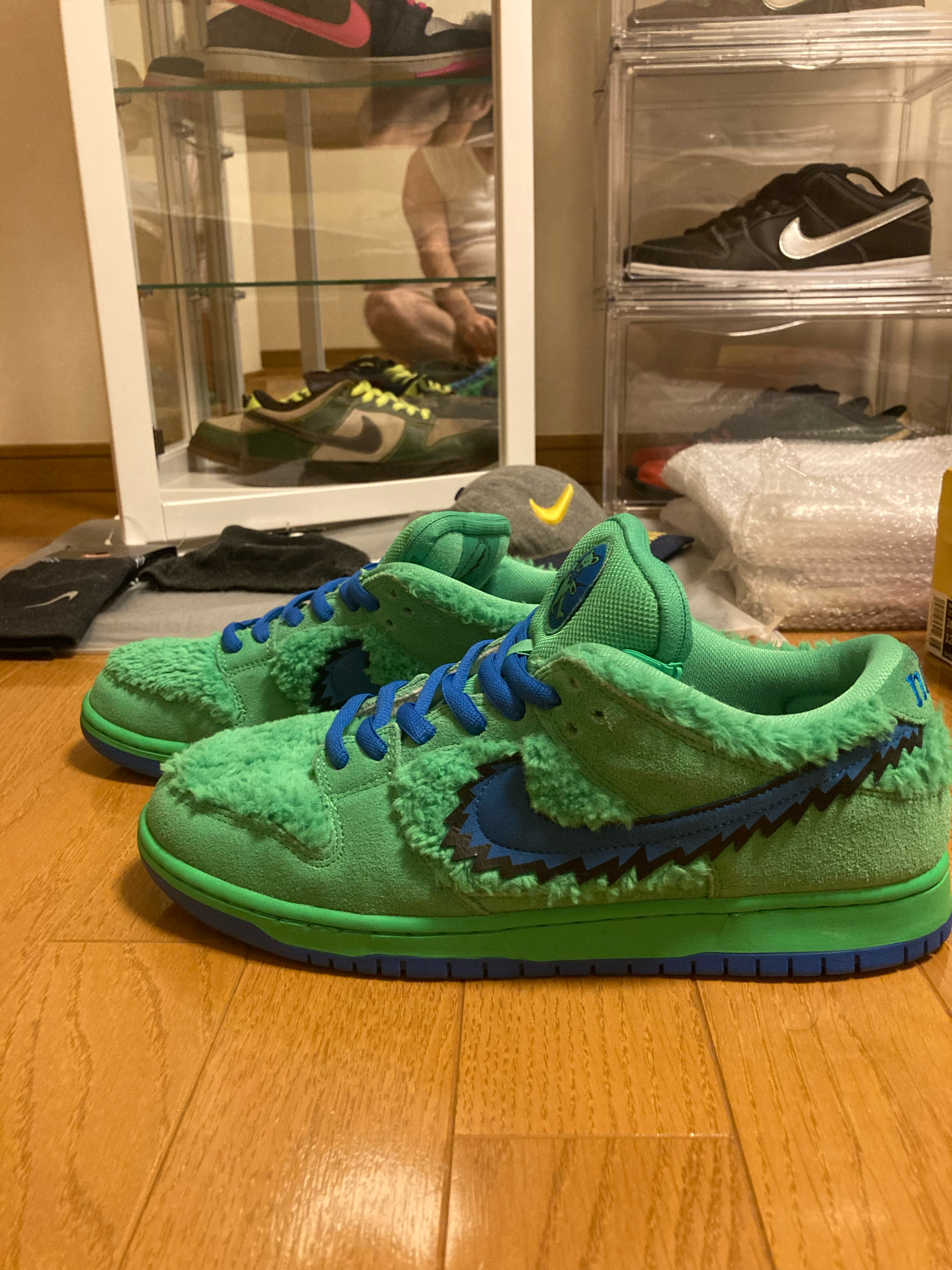 Grateful Dead × Nike SB Dunk Low "Green Bear"
