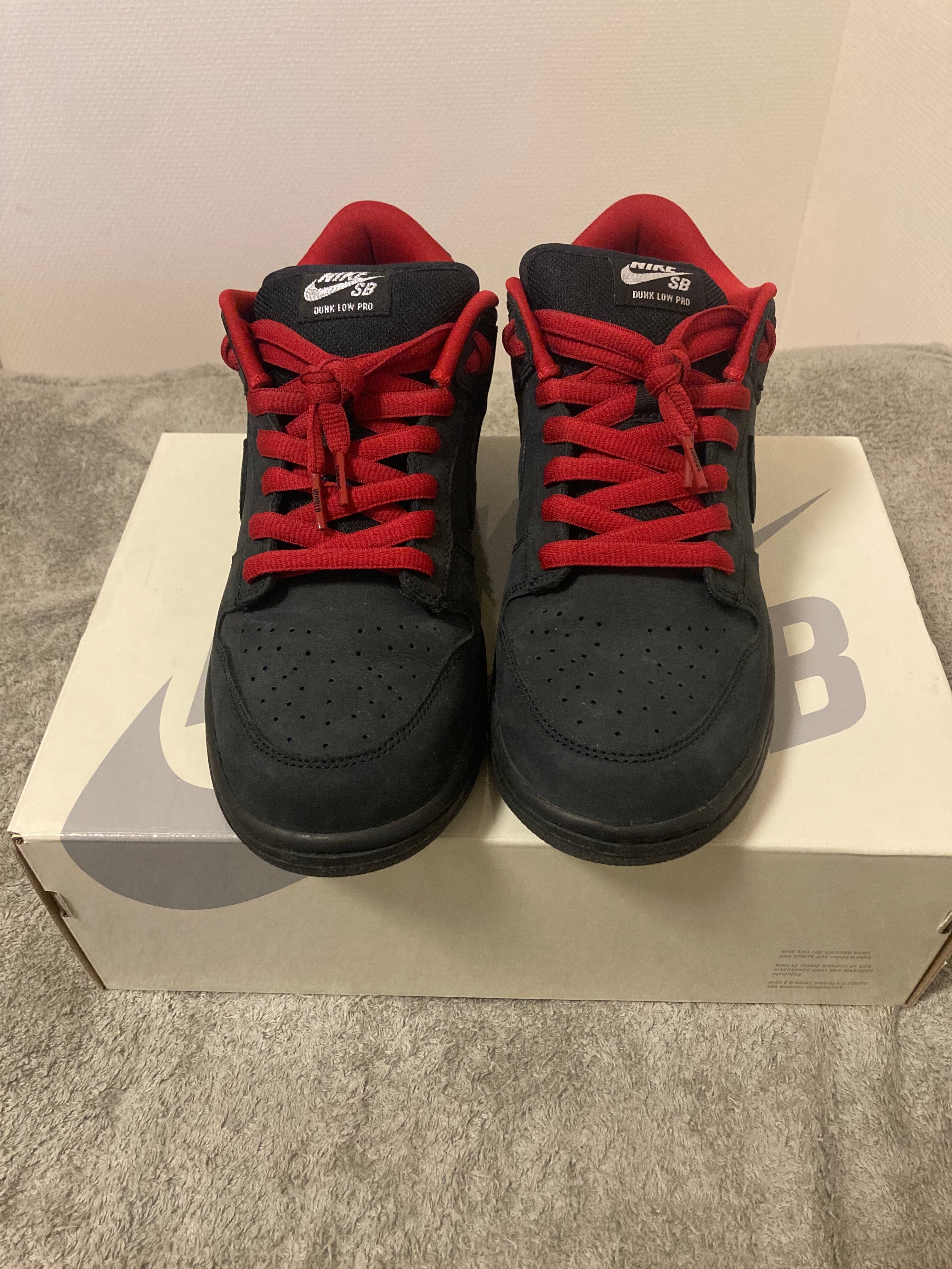 Supreme × Nike SB Dunk Low "Black" (25FW Week2)