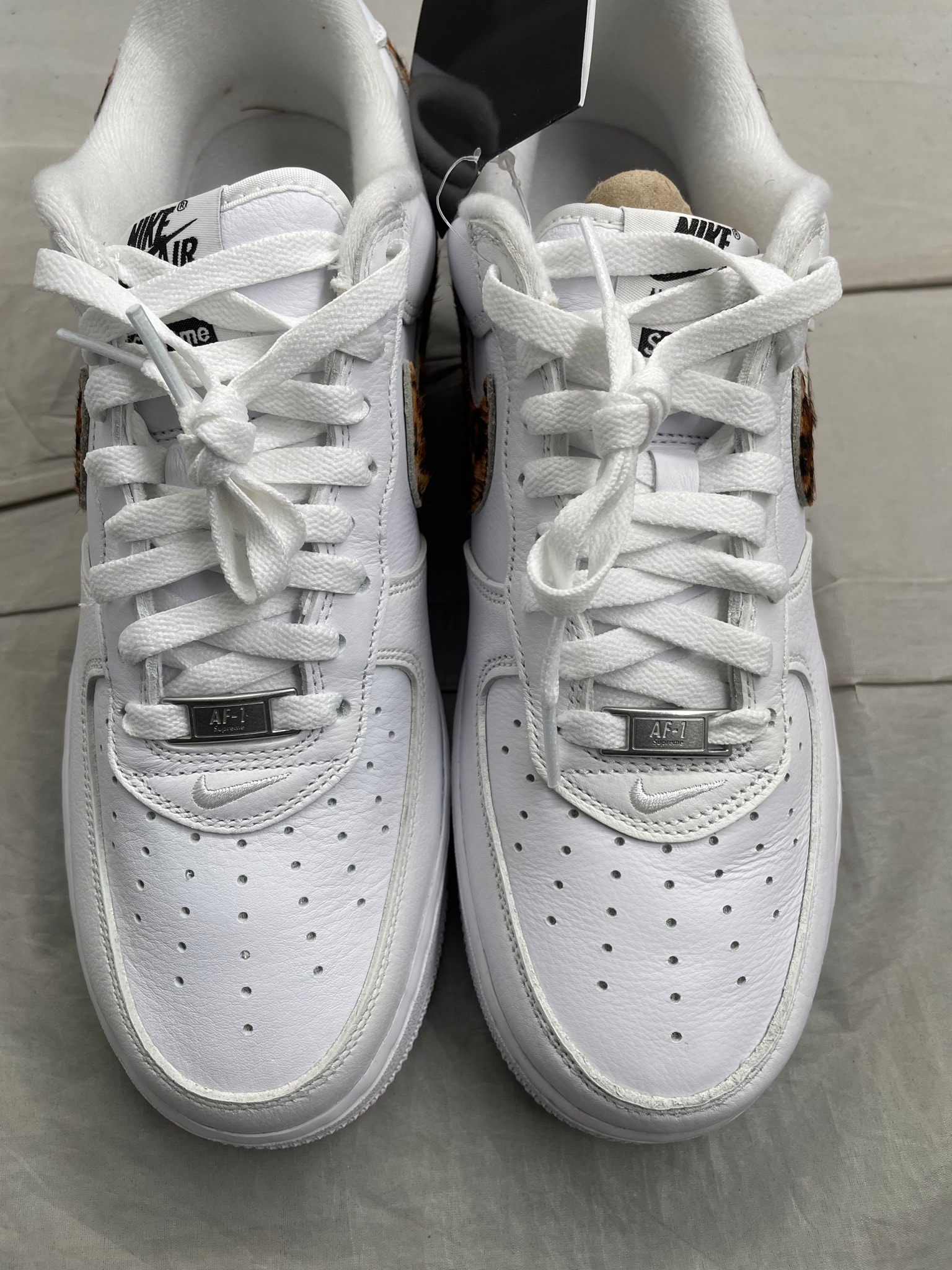 GOODENOUGH × Supreme × Nike Air Force 1 Low "White/Leopard" (25SS Week15)