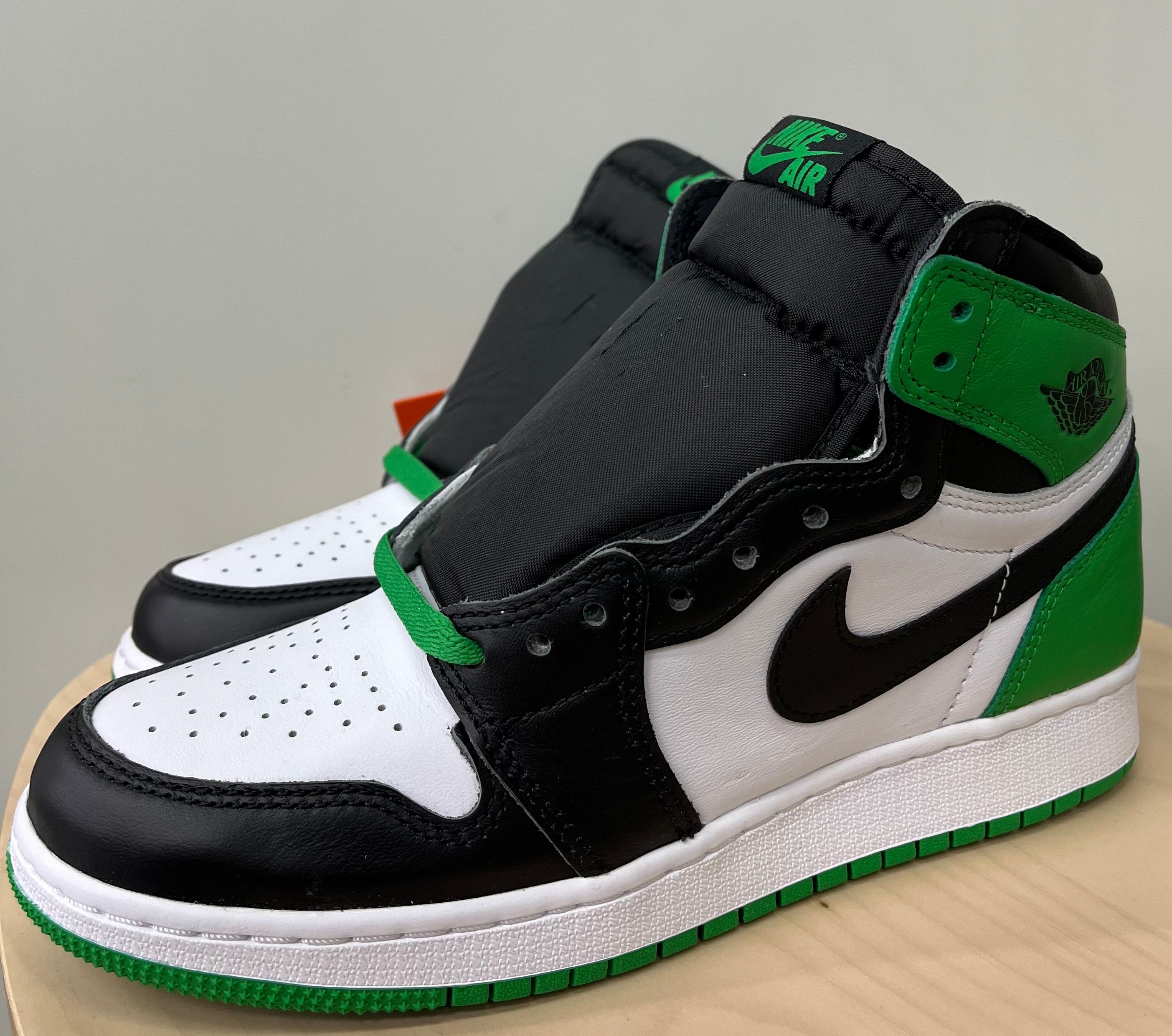 Nike GS Air Jordan 1 Retro High OG "Celtics/Black and Lucky Green" (2023)