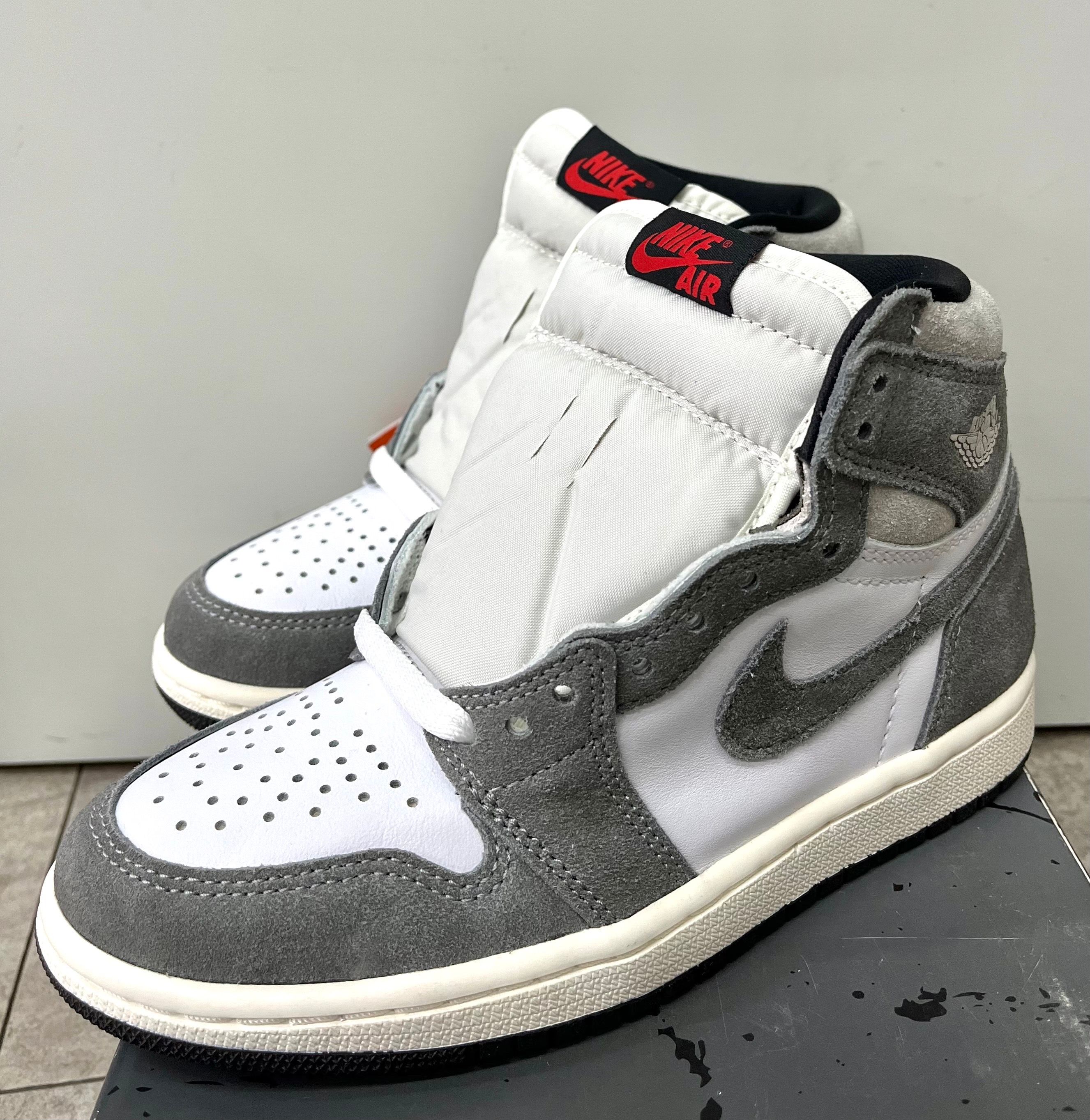 Nike Air Jordan 1 Retro High OG "Black and Smoke Grey"