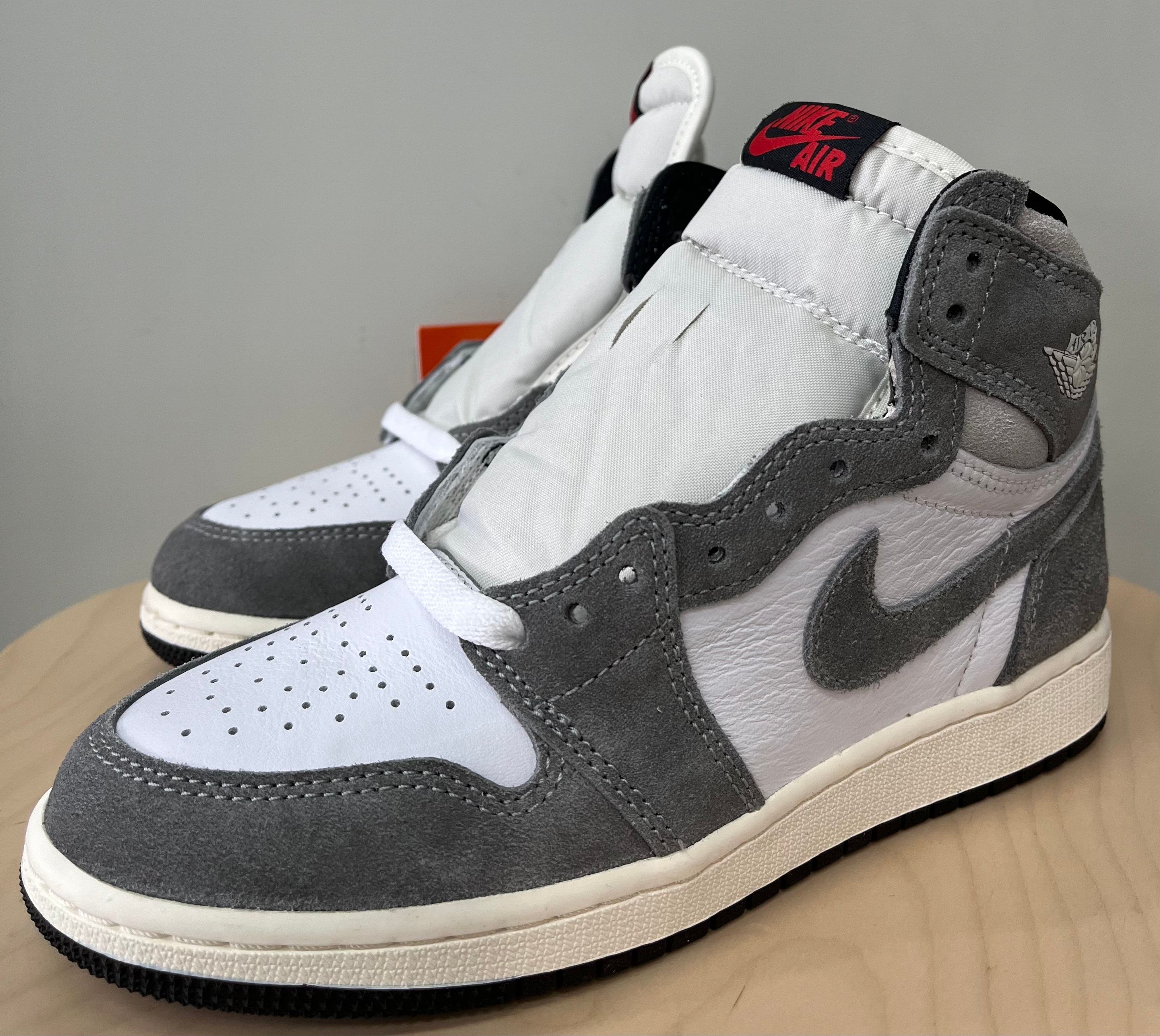 Nike GS Air Jordan 1 Retro High OG "Black and Smoke Grey"