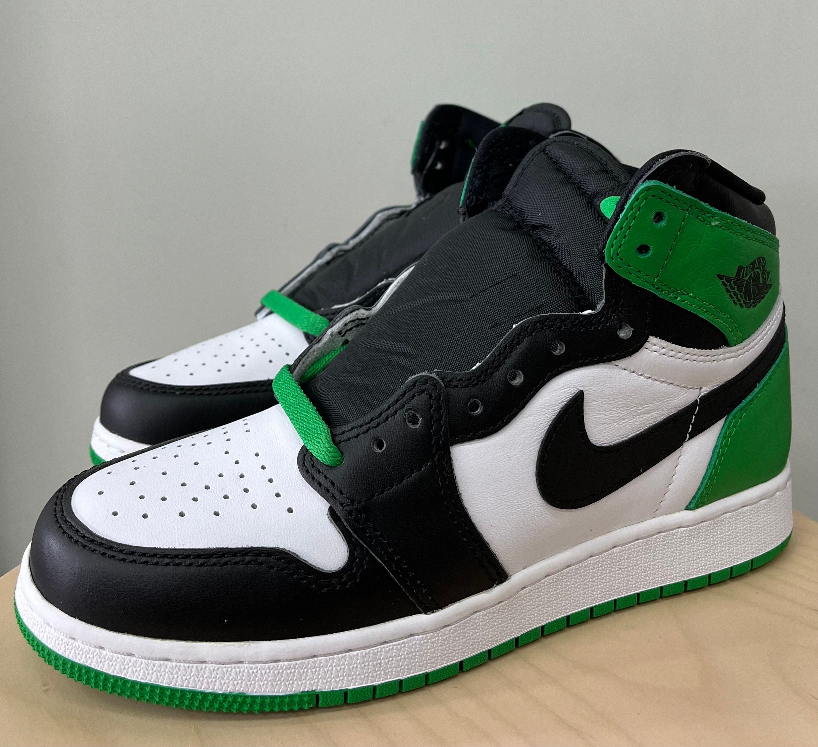 Nike GS Air Jordan 1 Retro High OG "Celtics/Black and Lucky Green" (2023)