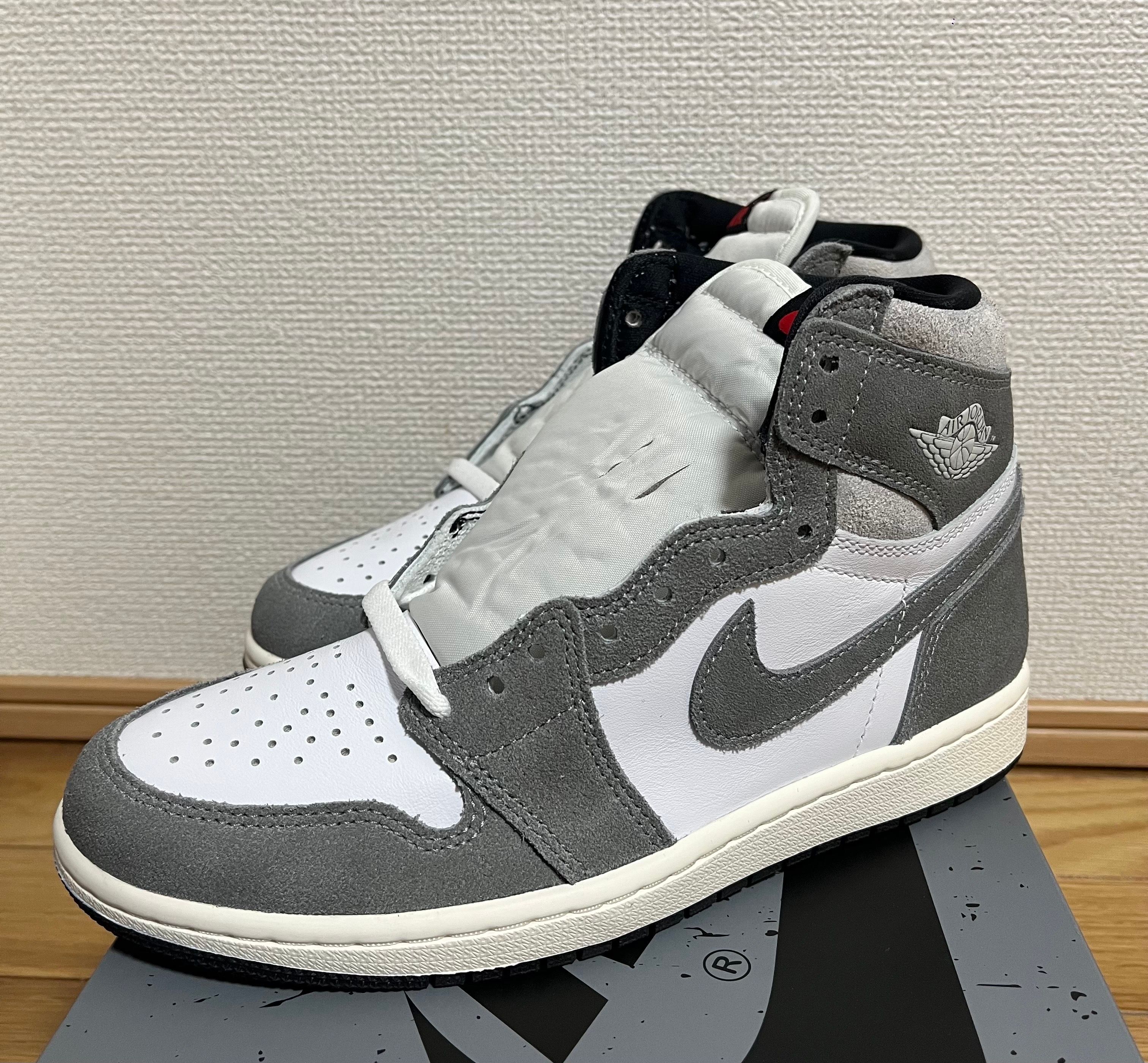 Nike Air Jordan 1 Retro High OG "Black and Smoke Grey"