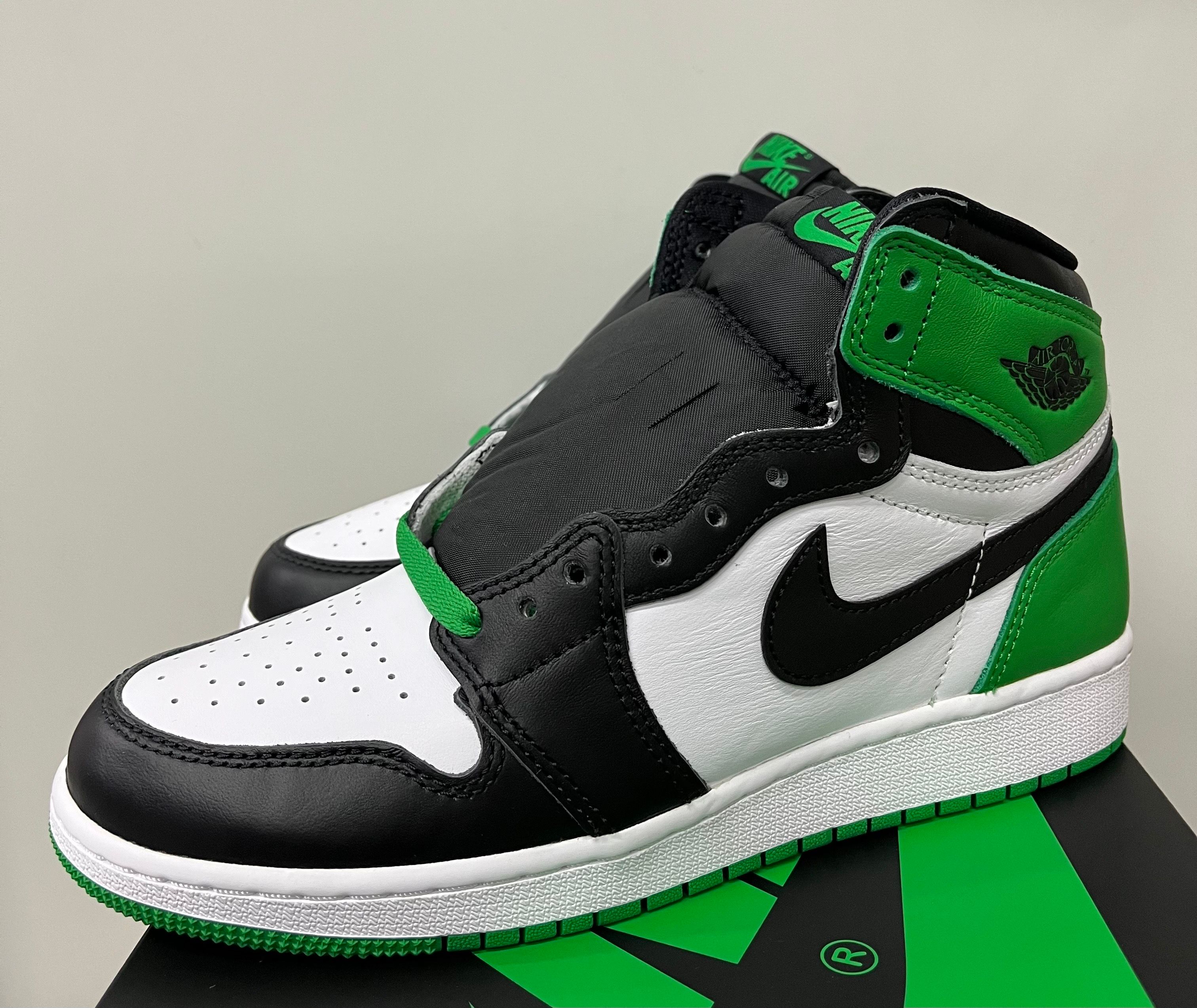 Nike GS Air Jordan 1 Retro High OG "Celtics/Black and Lucky Green" (2023)