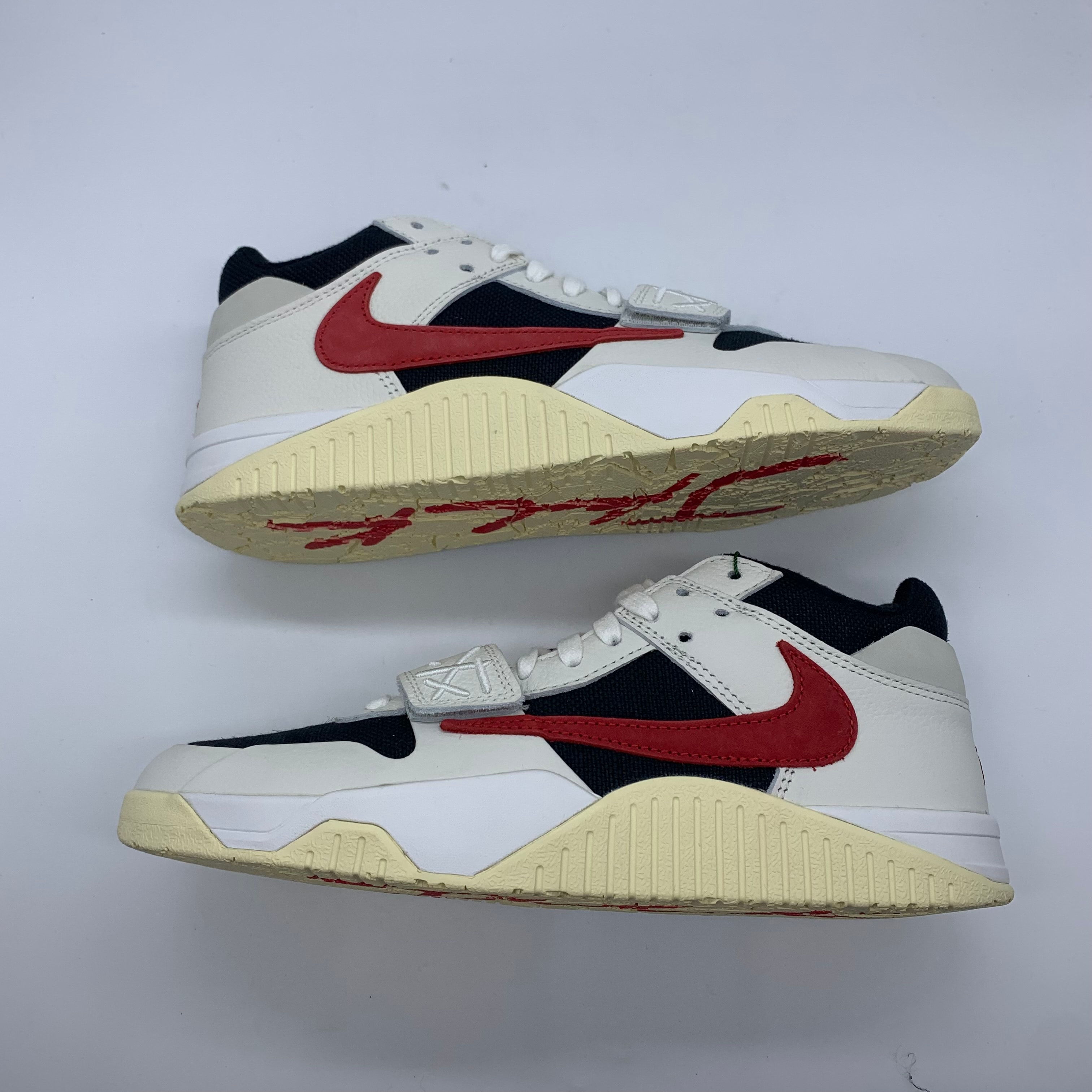 トラヴィススコット × ナイキ ジョーダン ジャンプマンジャック TR "ユニバーシティレッド"