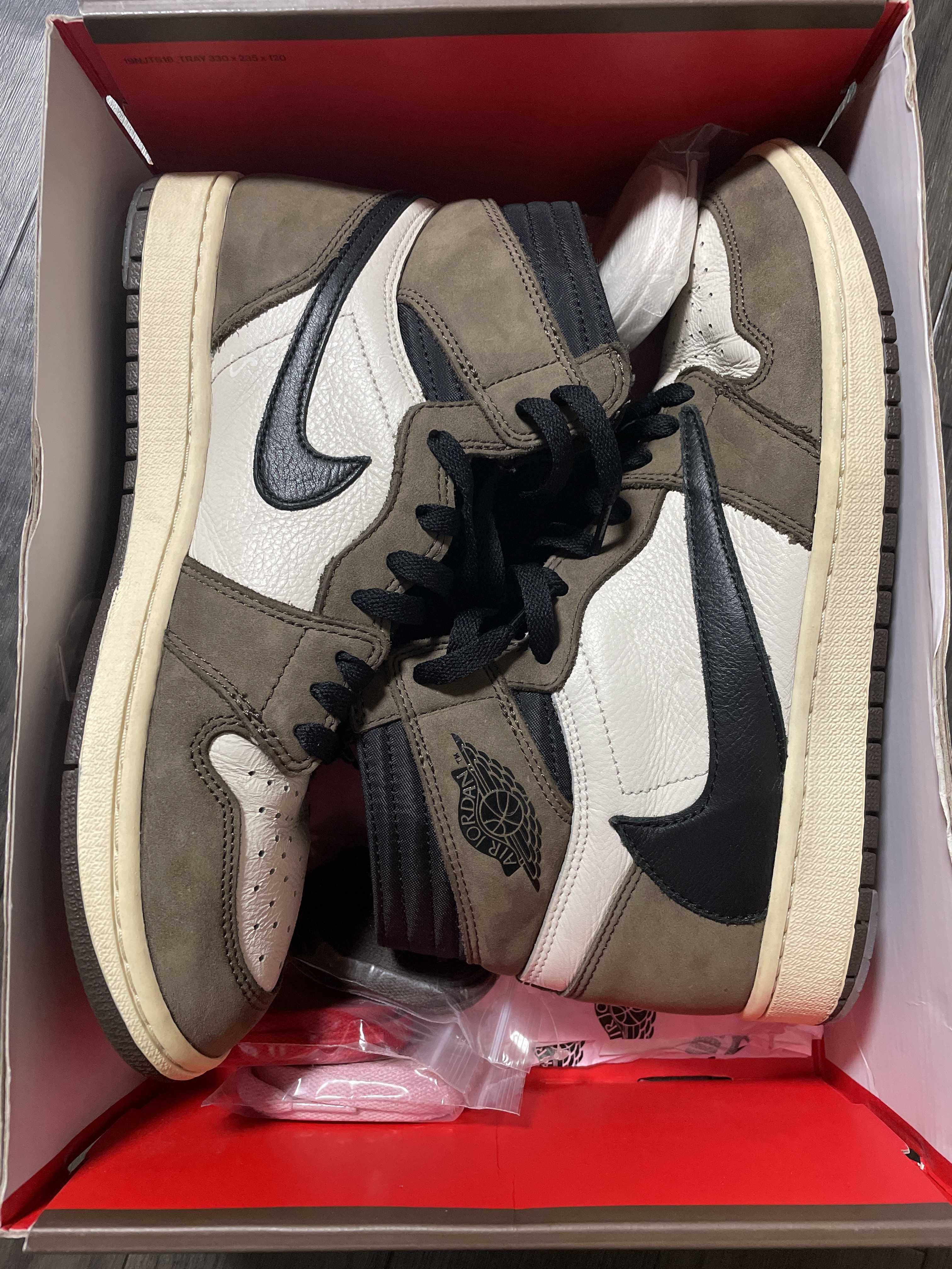 Travis Scott × Nike Air Jordan 1 Retro High OG TS SP "Sail/Dark Mocha"