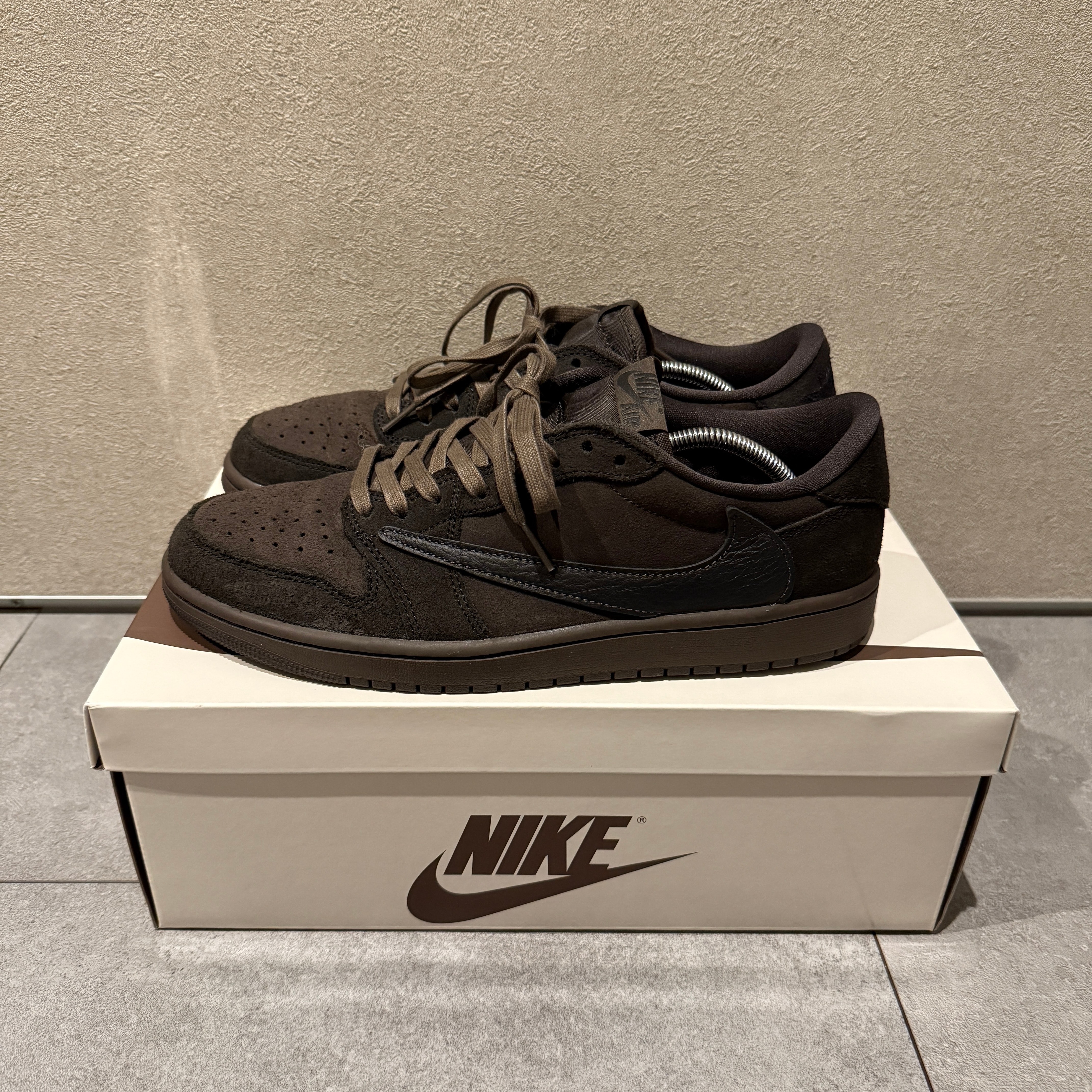 Travis Scott × Nike Air Jordan 1 Low OG SP "Velvet Brown and Dark Mocha"