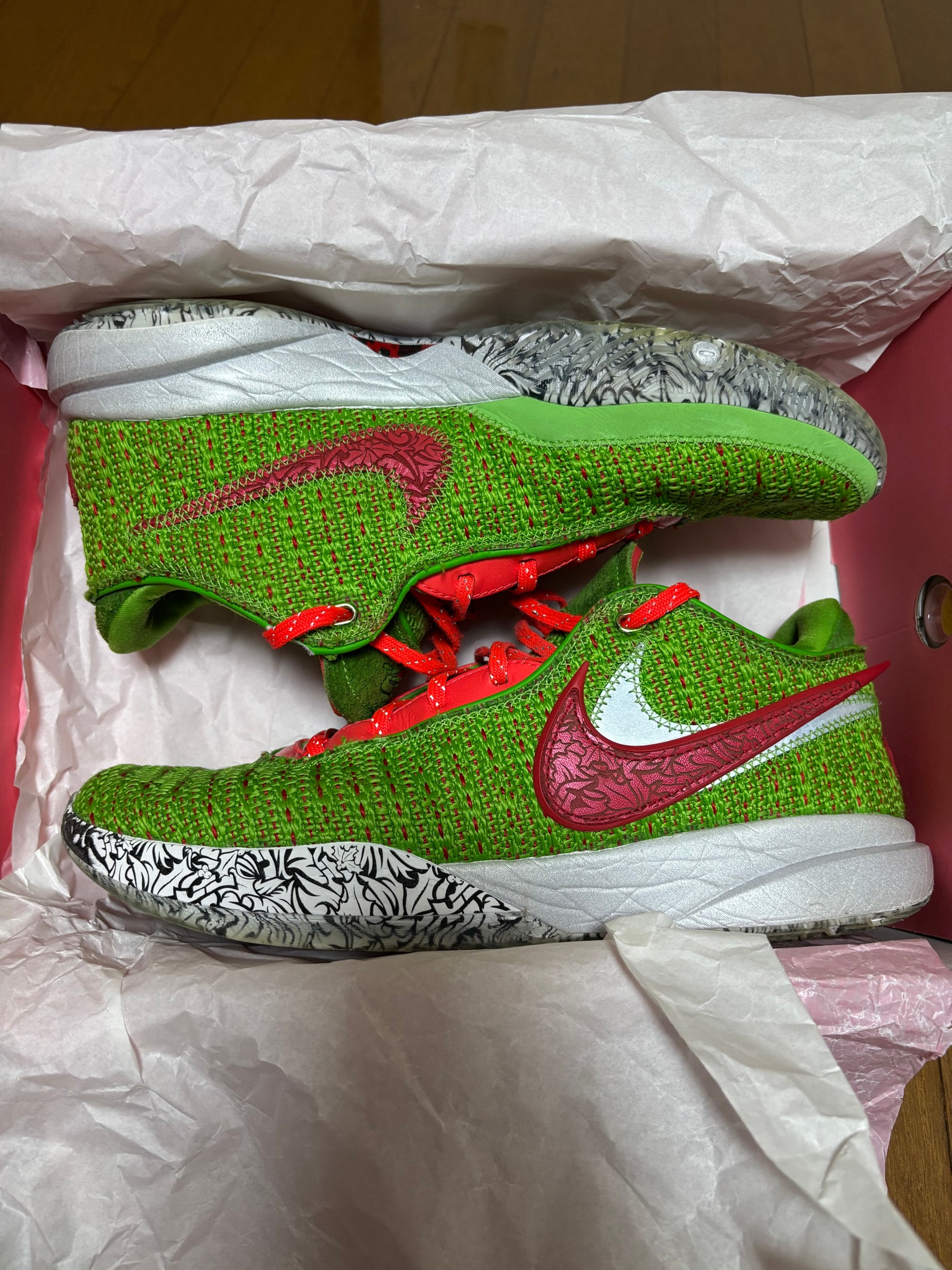 Nike LeBron 20 "Christmas"