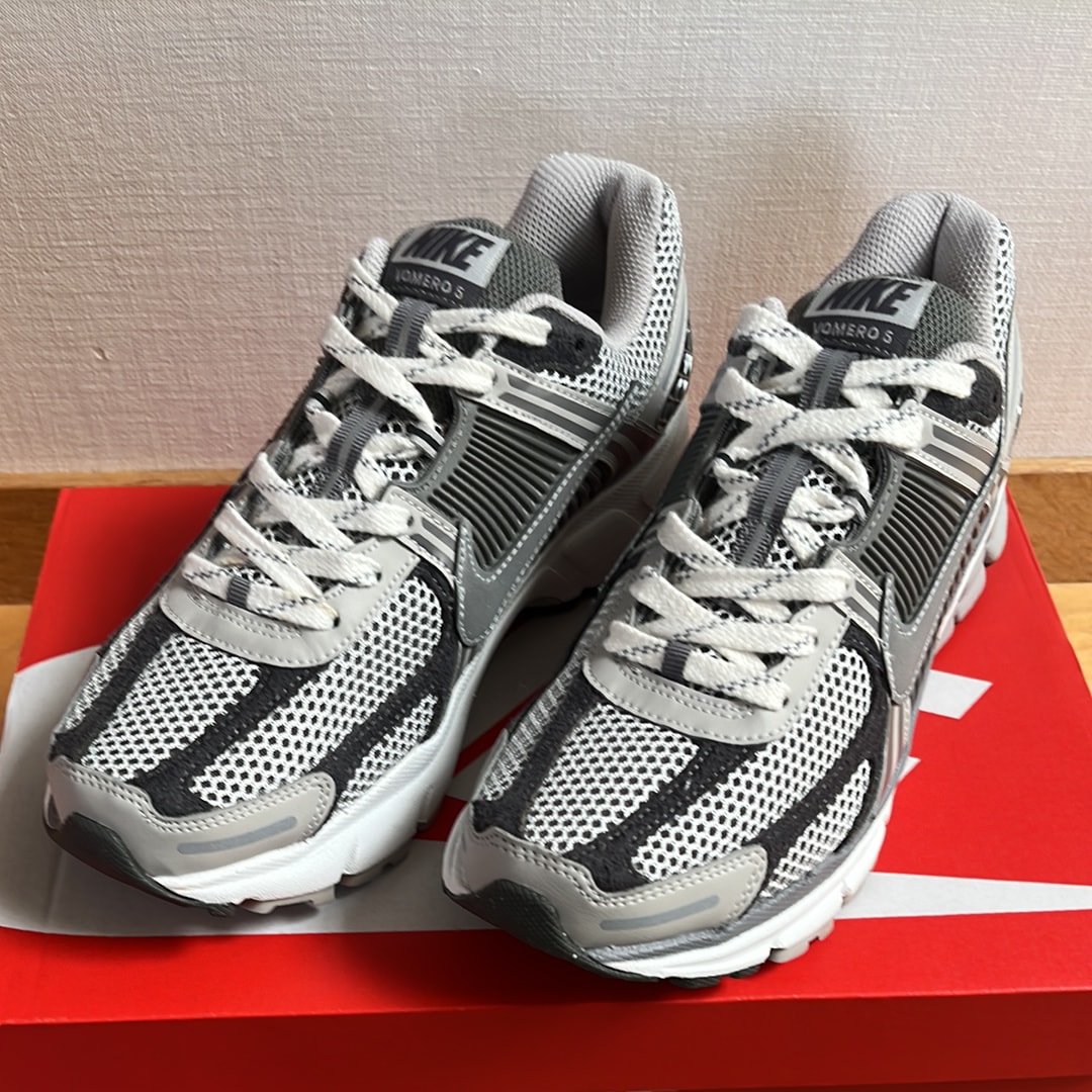 ナイキ ズーム ボメロ5 "アイアンオール アンド フラットピューター"