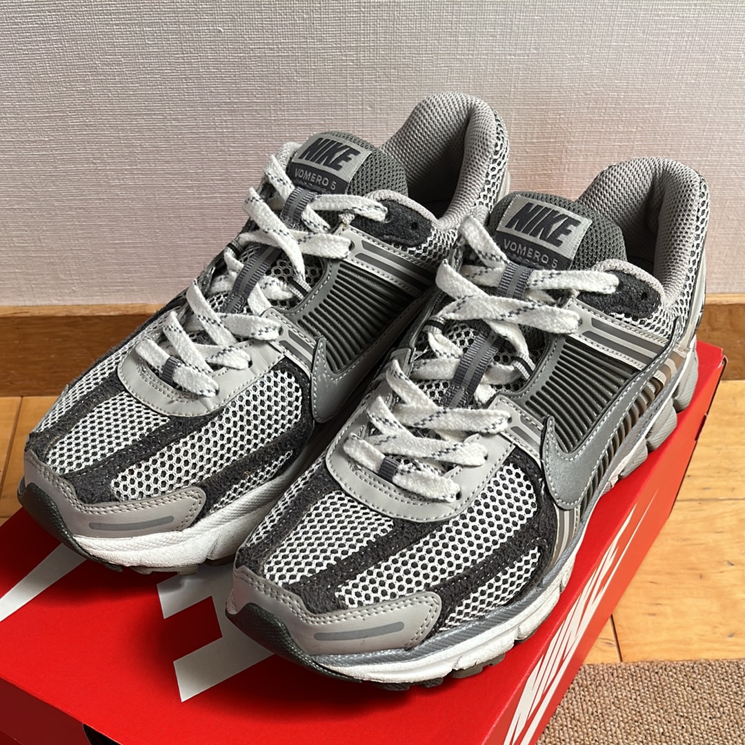 ナイキ ズーム ボメロ5 "アイアンオール アンド フラットピューター"