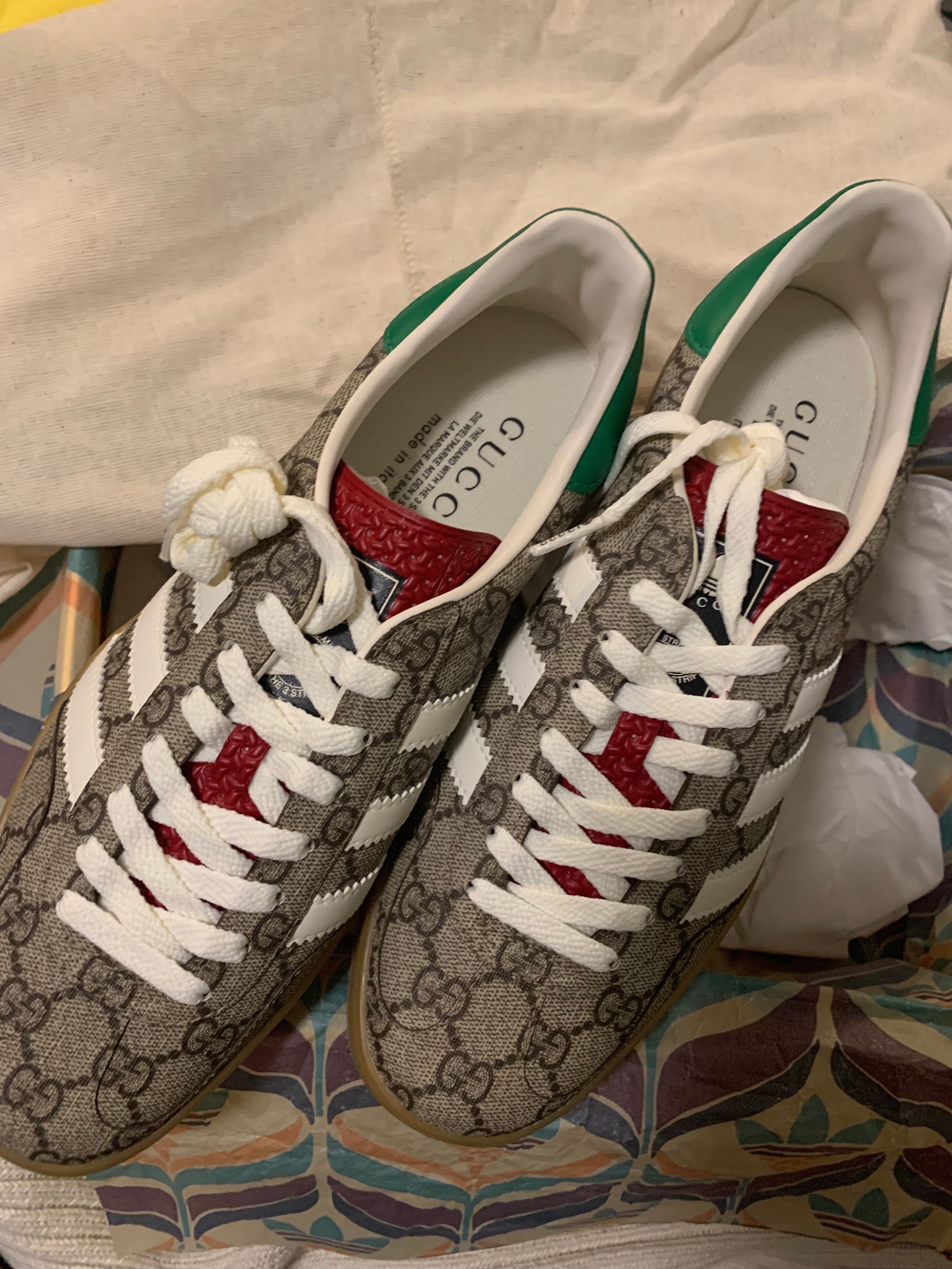 グッチ × アディダス ガゼル "ベージュトーン/コアホワイト"