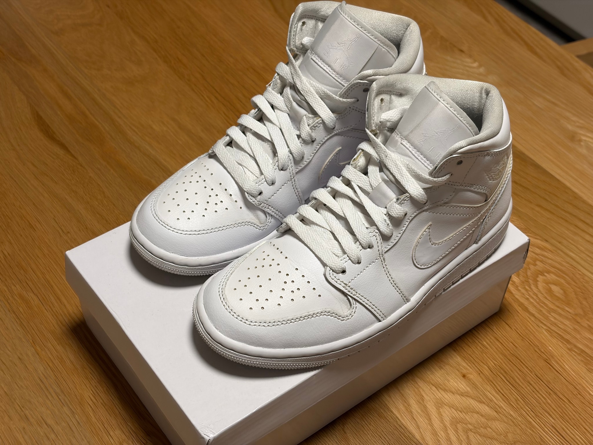 Nike Women's Air Jordan 1 Mid "Triple White"