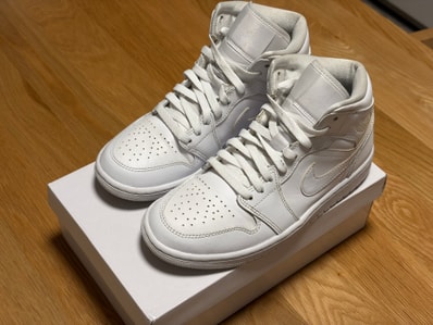 Nike Women's Air Jordan 1 Mid "Triple White"