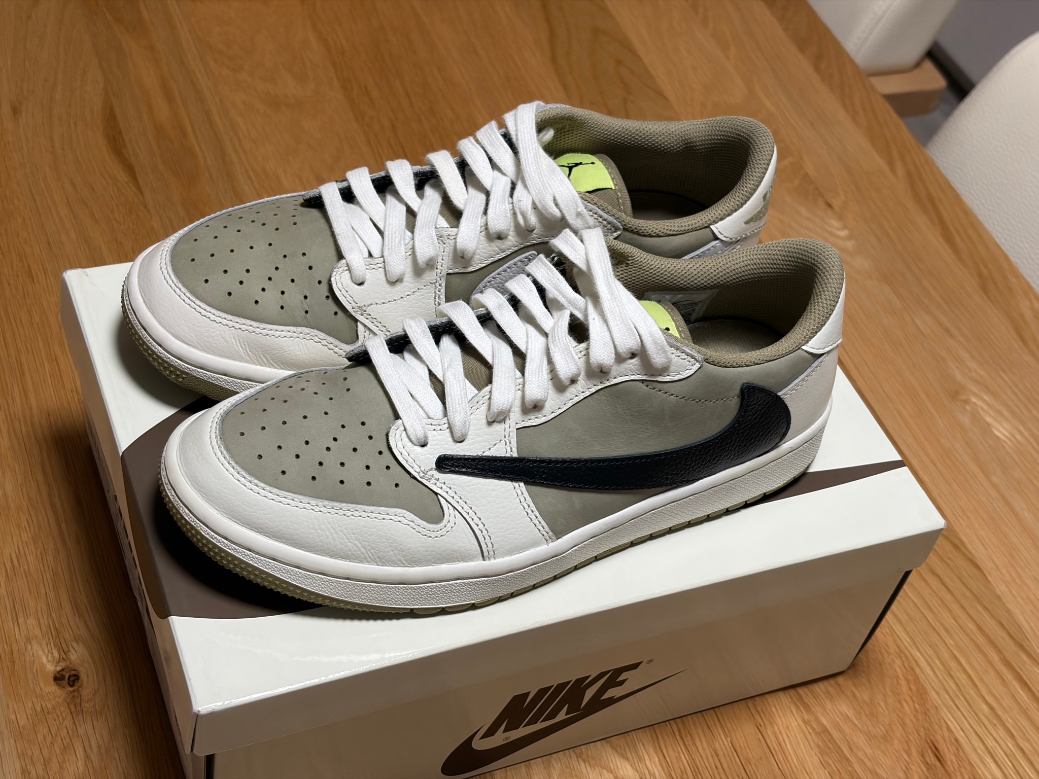 Travis Scott × Nike Air Jordan 1 Low Golf NRG "Neutral Olive"