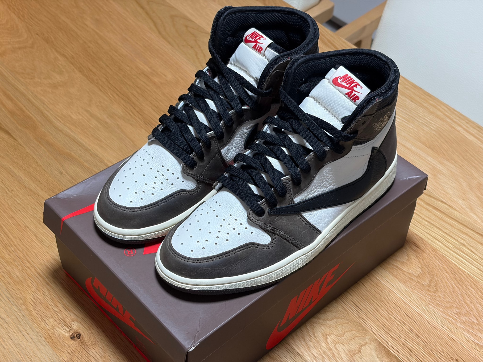 Travis Scott × Nike Air Jordan 1 Retro High OG TS SP "Sail/Dark Mocha"