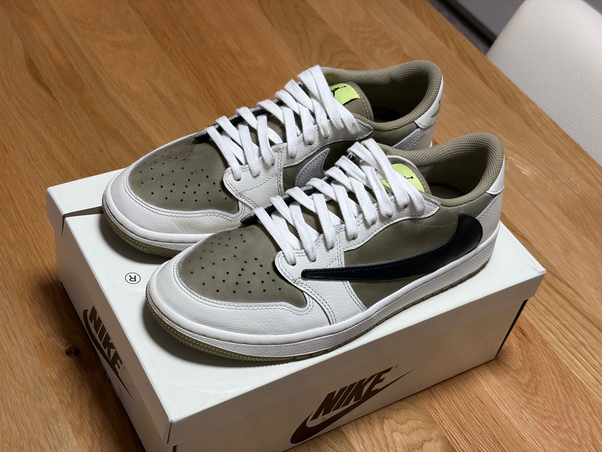 Travis Scott × Nike Air Jordan 1 Low Golf NRG "Neutral Olive"