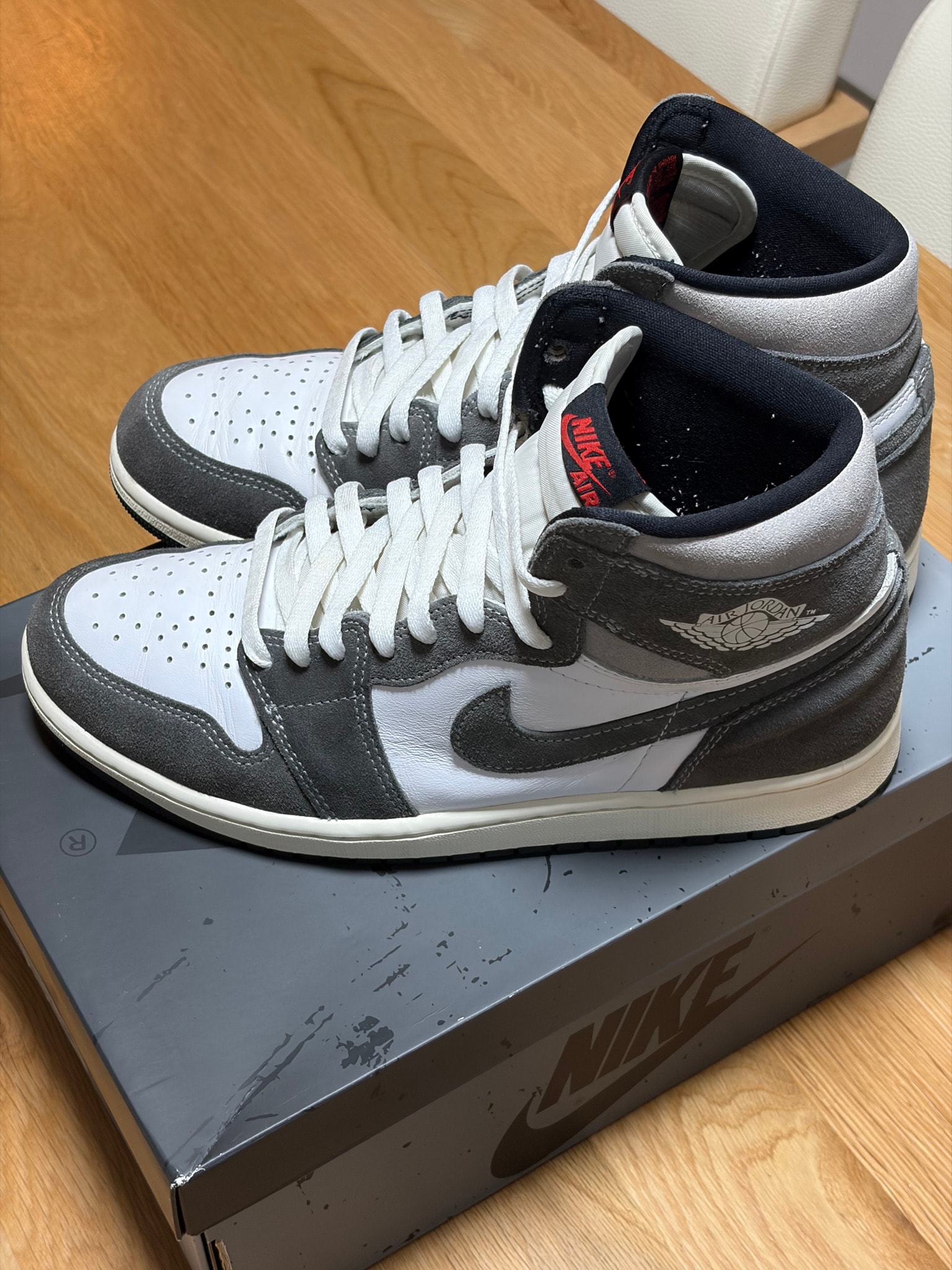 Nike Air Jordan 1 Retro High OG "Black and Smoke Grey"