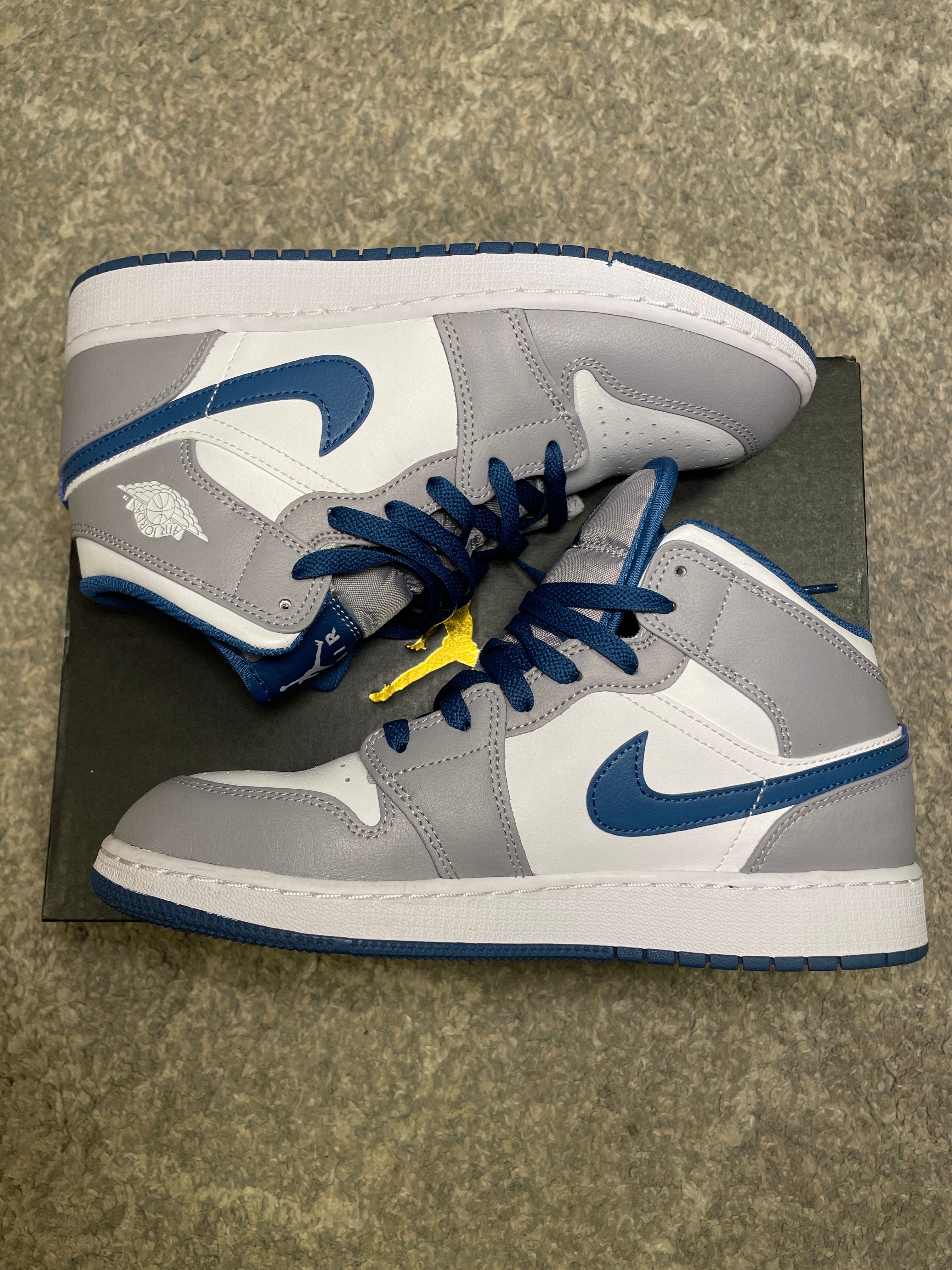 Nike GS Air Jordan 1 Mid "True Blue"