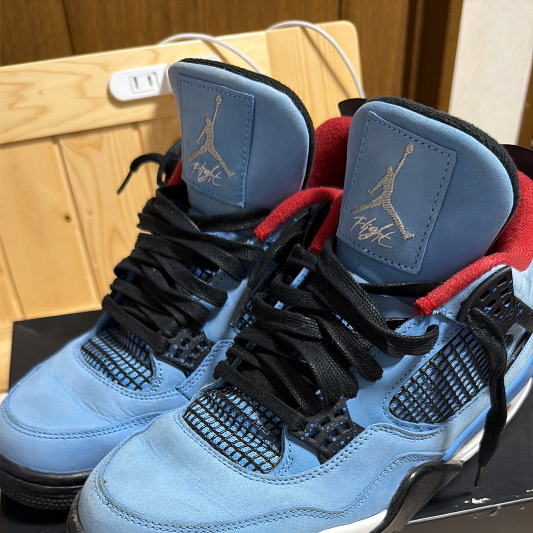 Travis Scott × Nike Air Jordan 4 Retro Cactus Jack "University Blue"