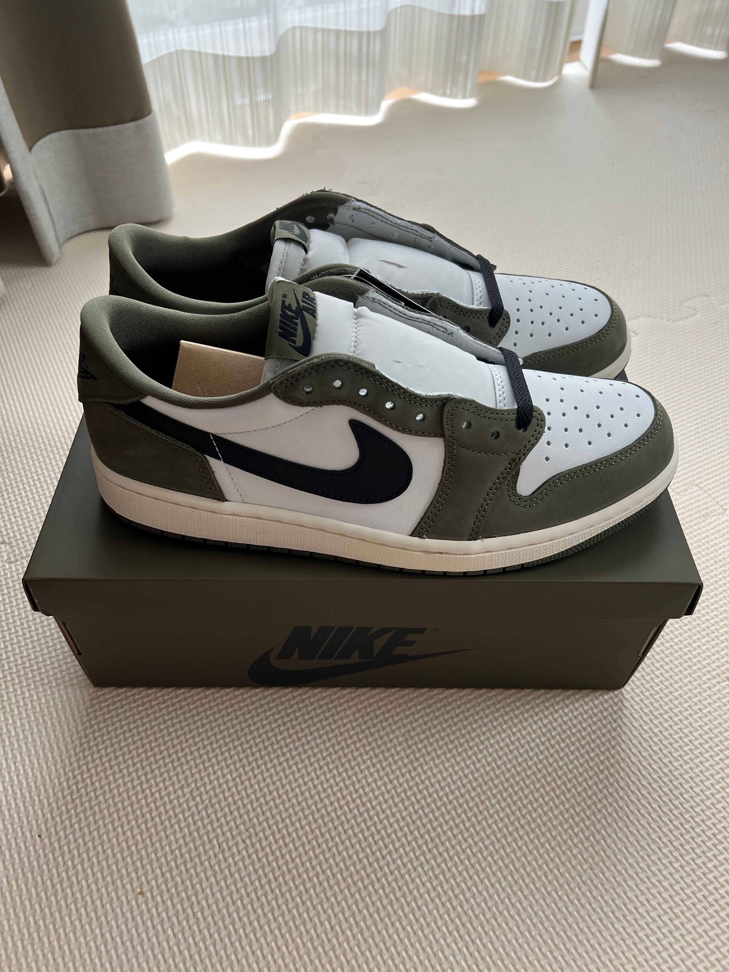 Nike Air Jordan 1 Low OG "Medium Olive and Summit White"