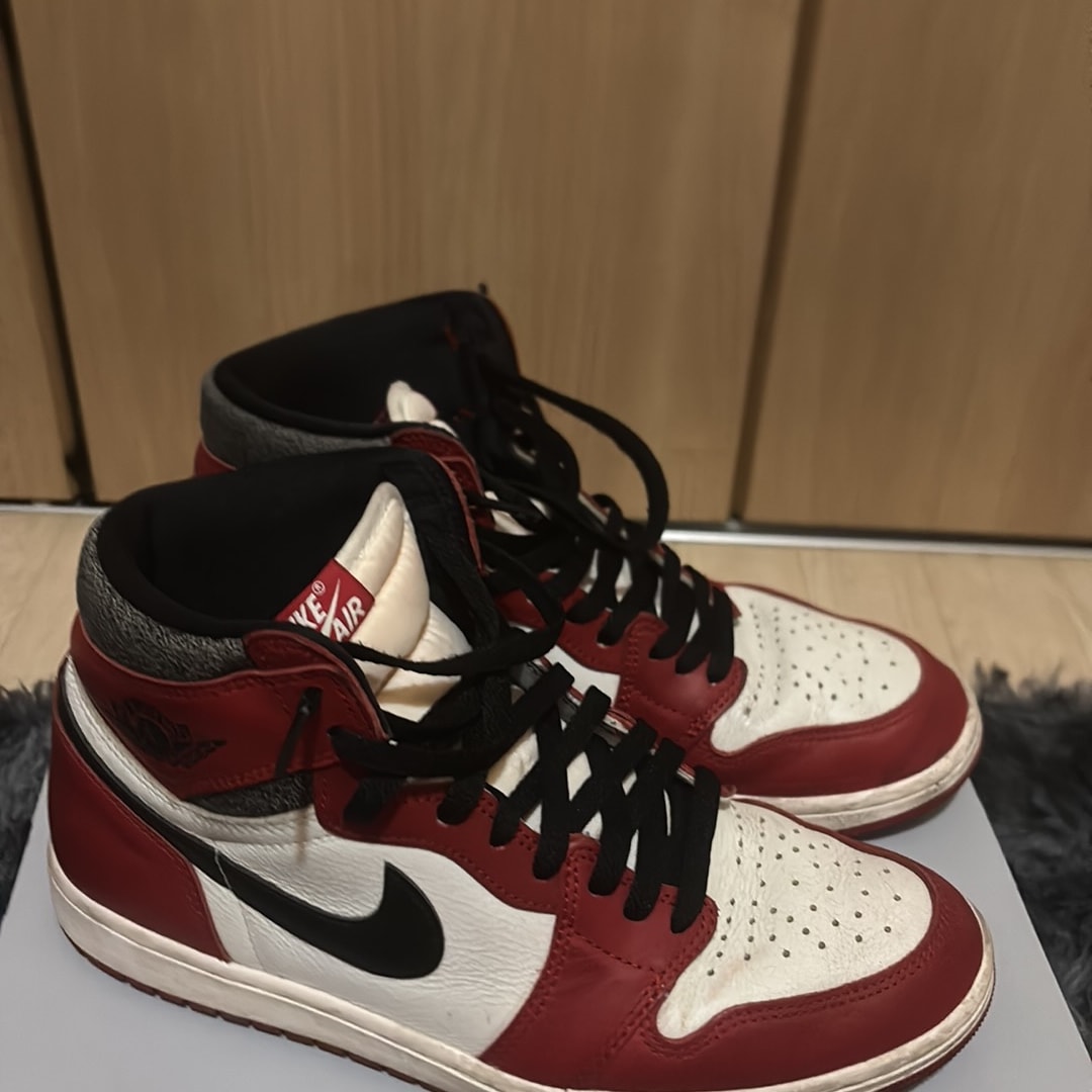 Nike Air Jordan 1 High OG "Lost & Found/Chicago"