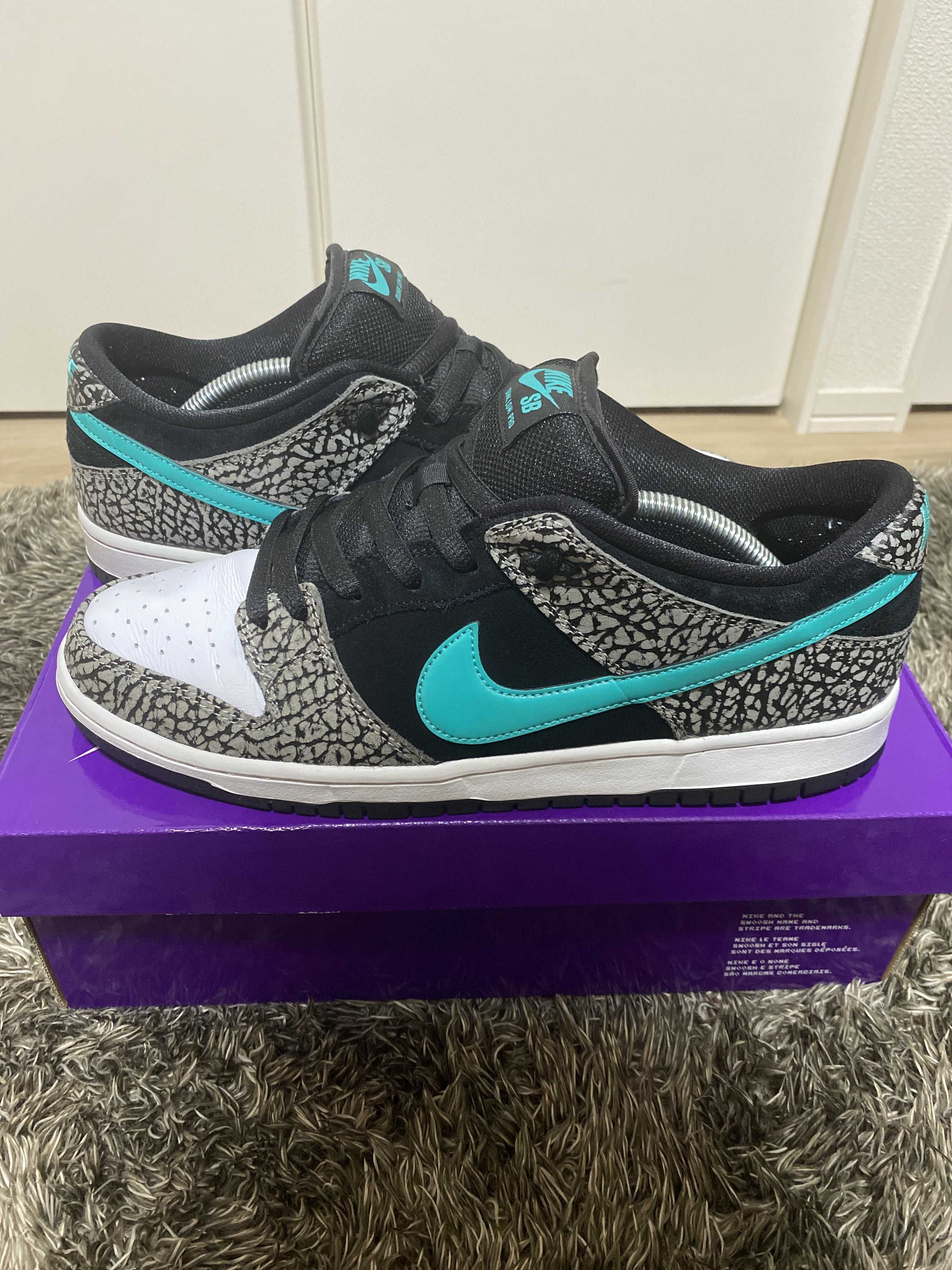 Nike SB Dunk Low "Elephant/Safari"