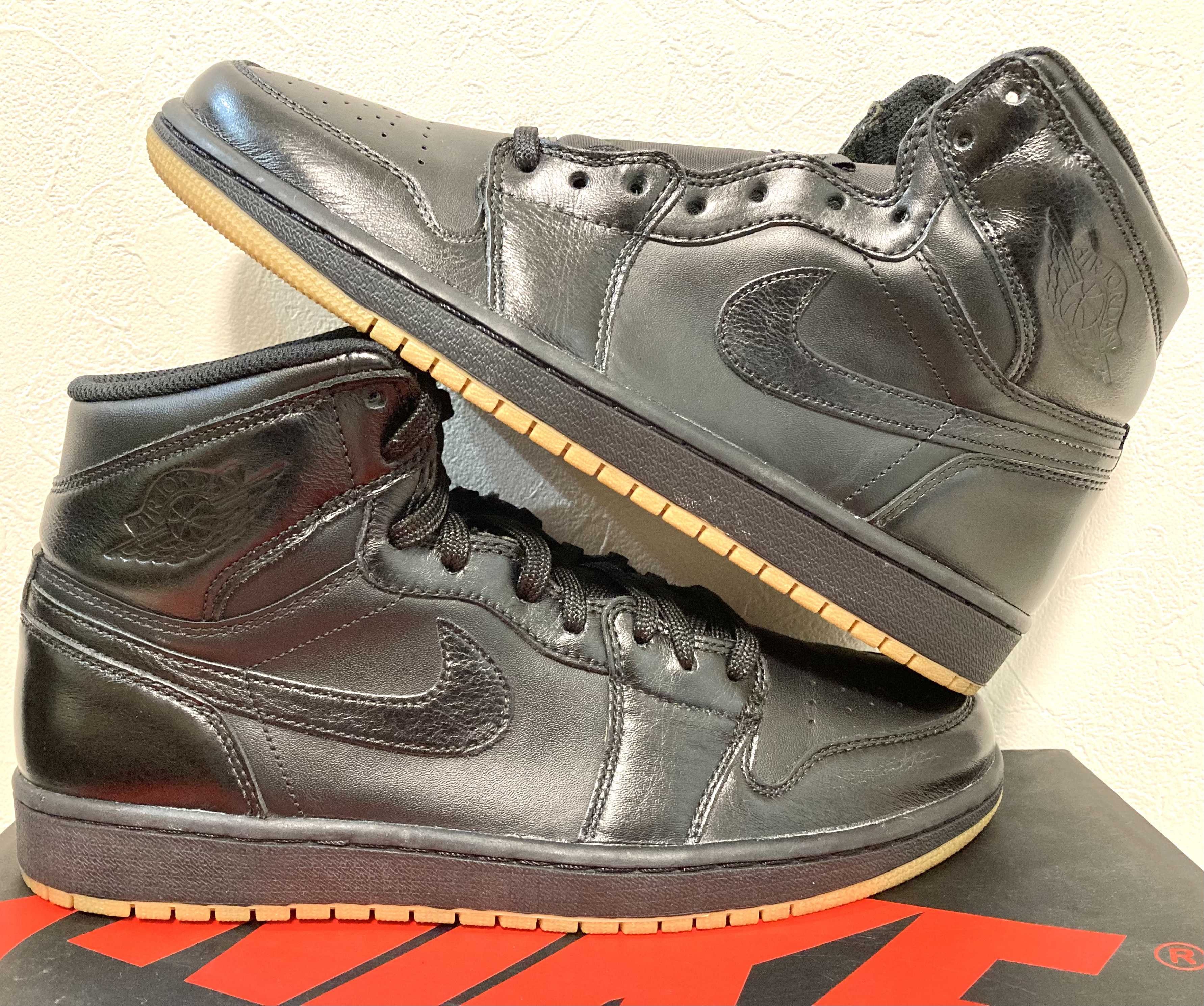 Nike Air Jordan 1 RETRO High "Black Gum"